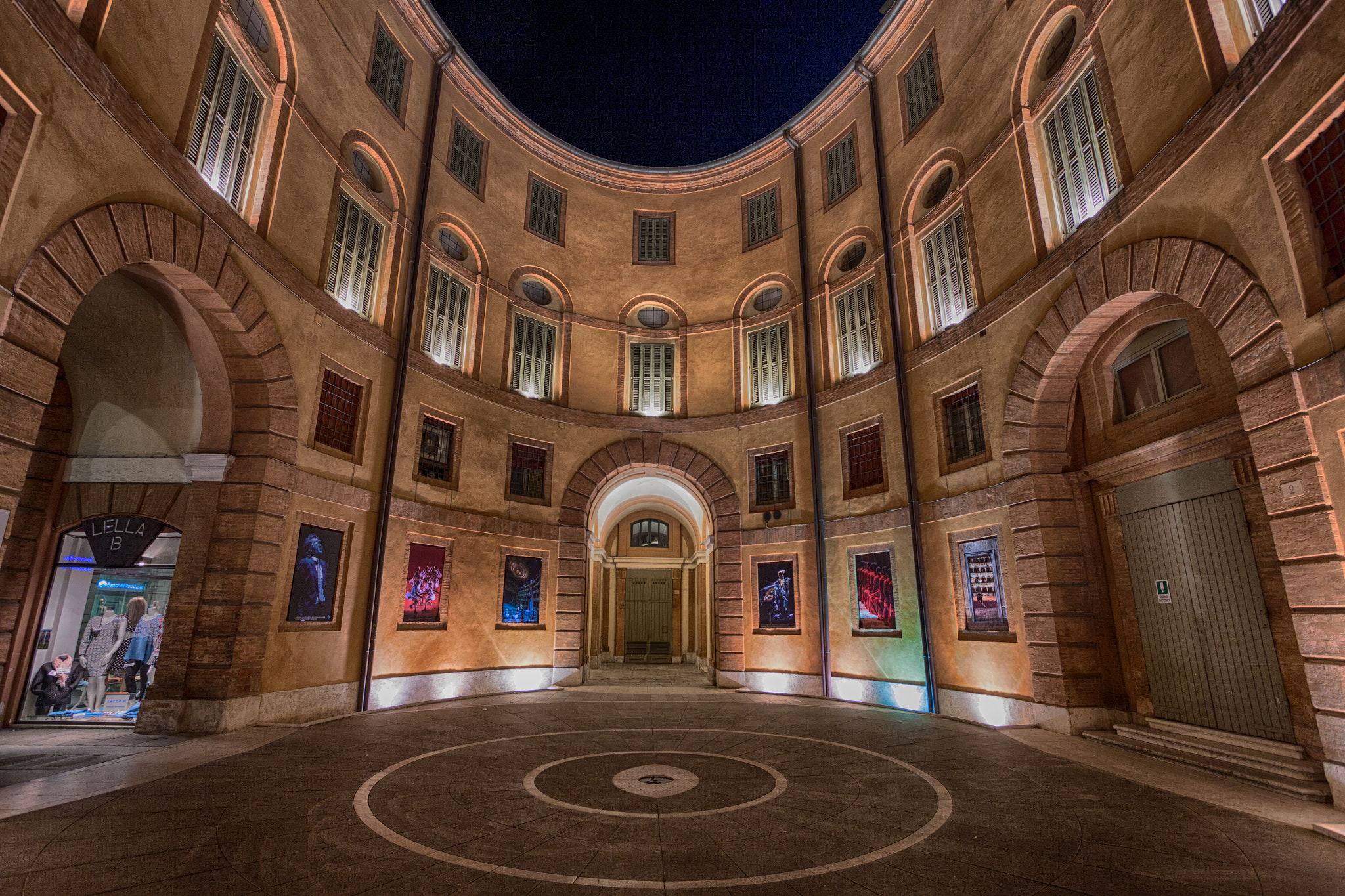 Canon EF-S 10-22mm F3.5-4.5 USM sample photo. Teatro comunale ferrara photography