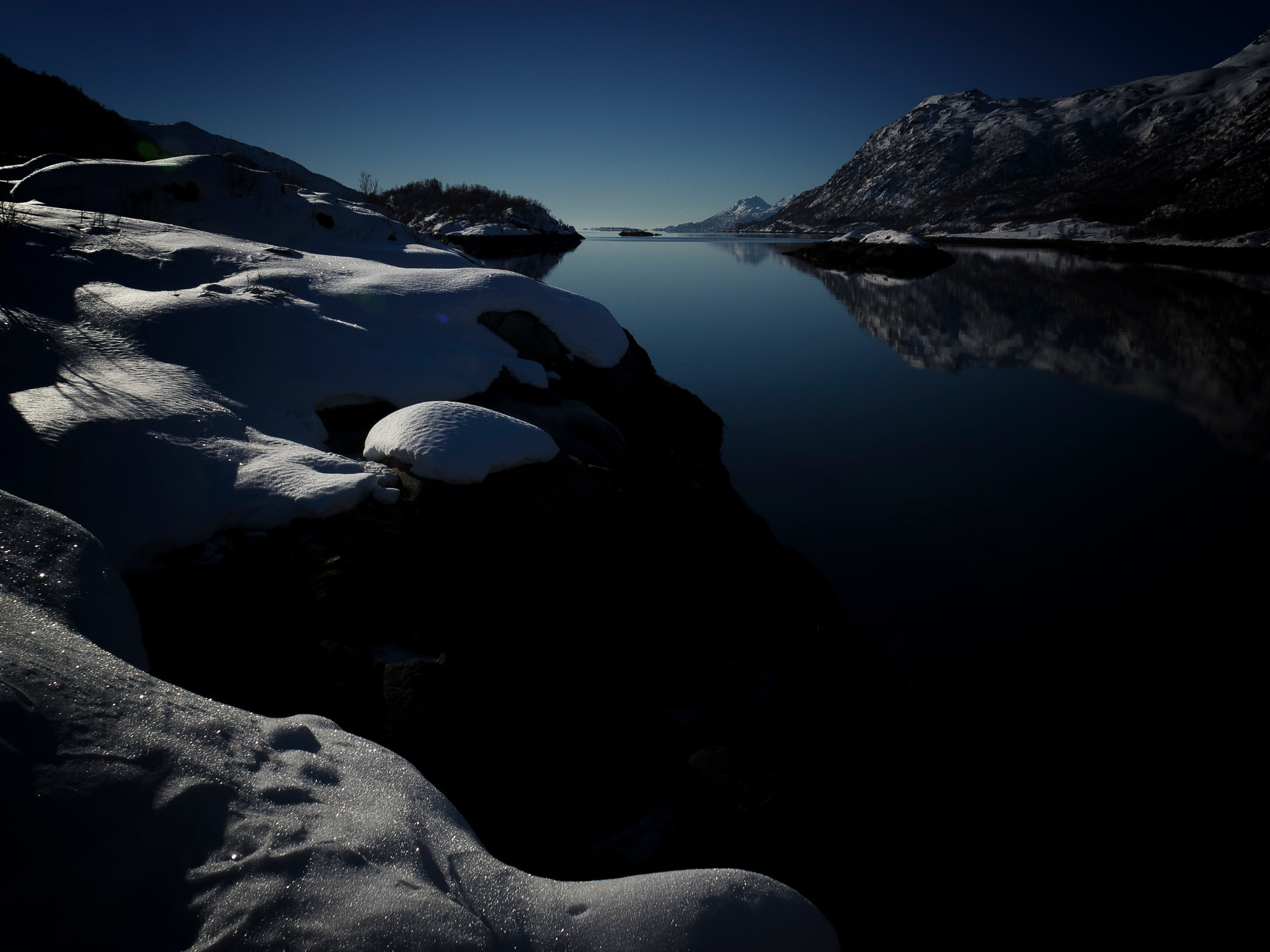 OLYMPUS M.14-150mm F4.0-5.6 II sample photo. 'brightness in the fjord' photography