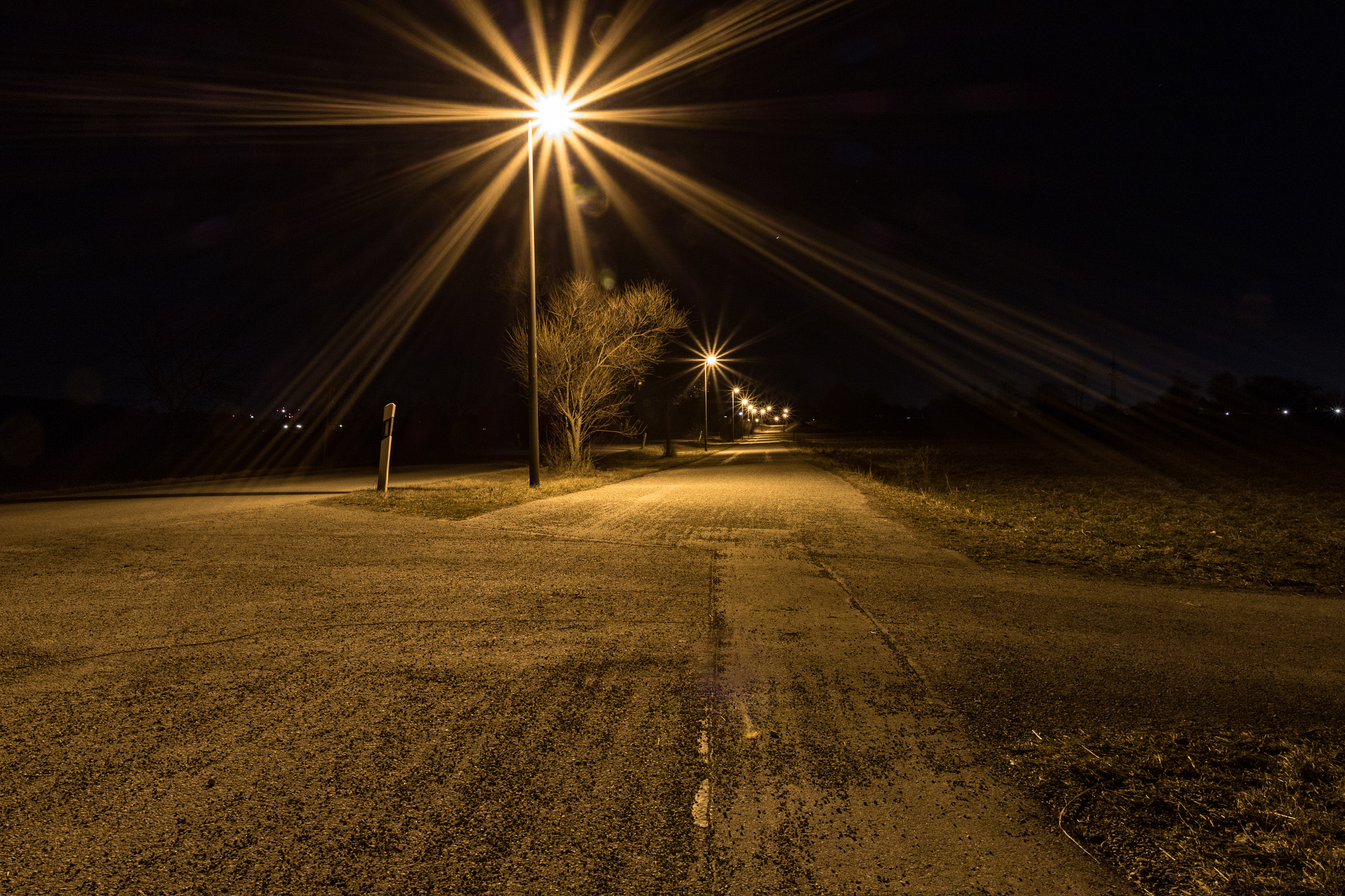 Canon EF-S 17-55mm F2.8 IS USM sample photo. Way in the night photography