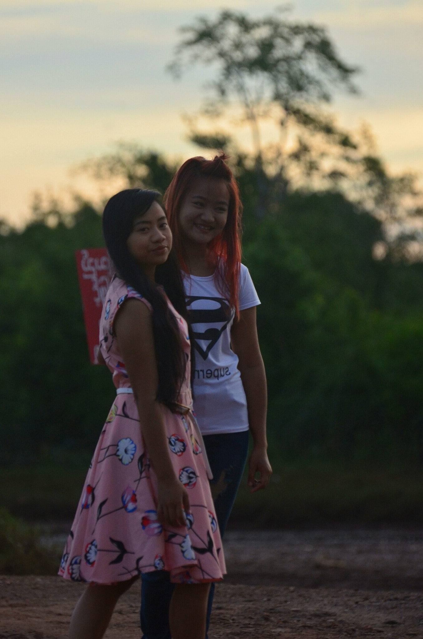 Nikon D5100 sample photo. Two young girls. photography