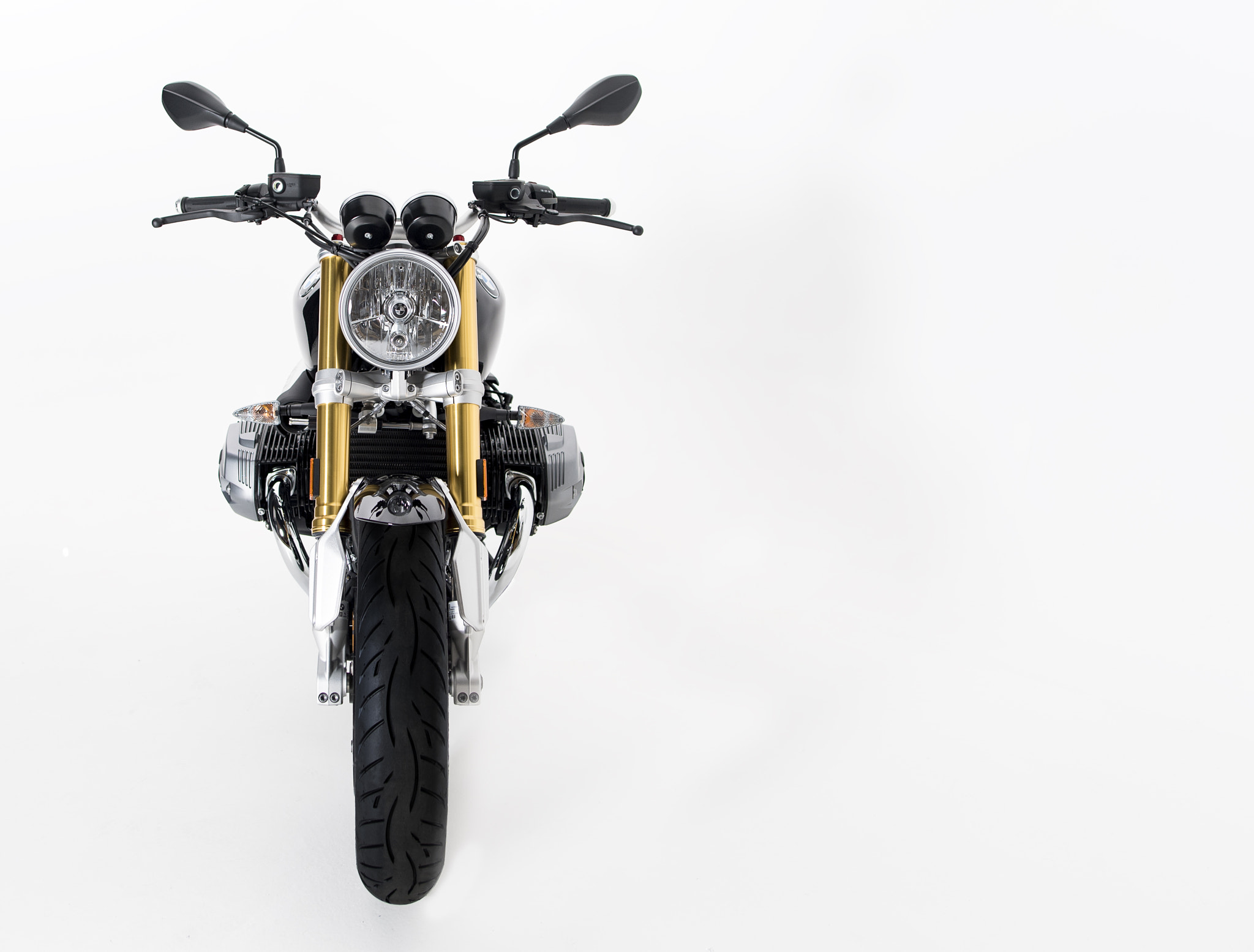 Nikon D5 + Nikon AF-S Nikkor 20mm F1.8G ED sample photo. Bmw r nine t 2017 photography