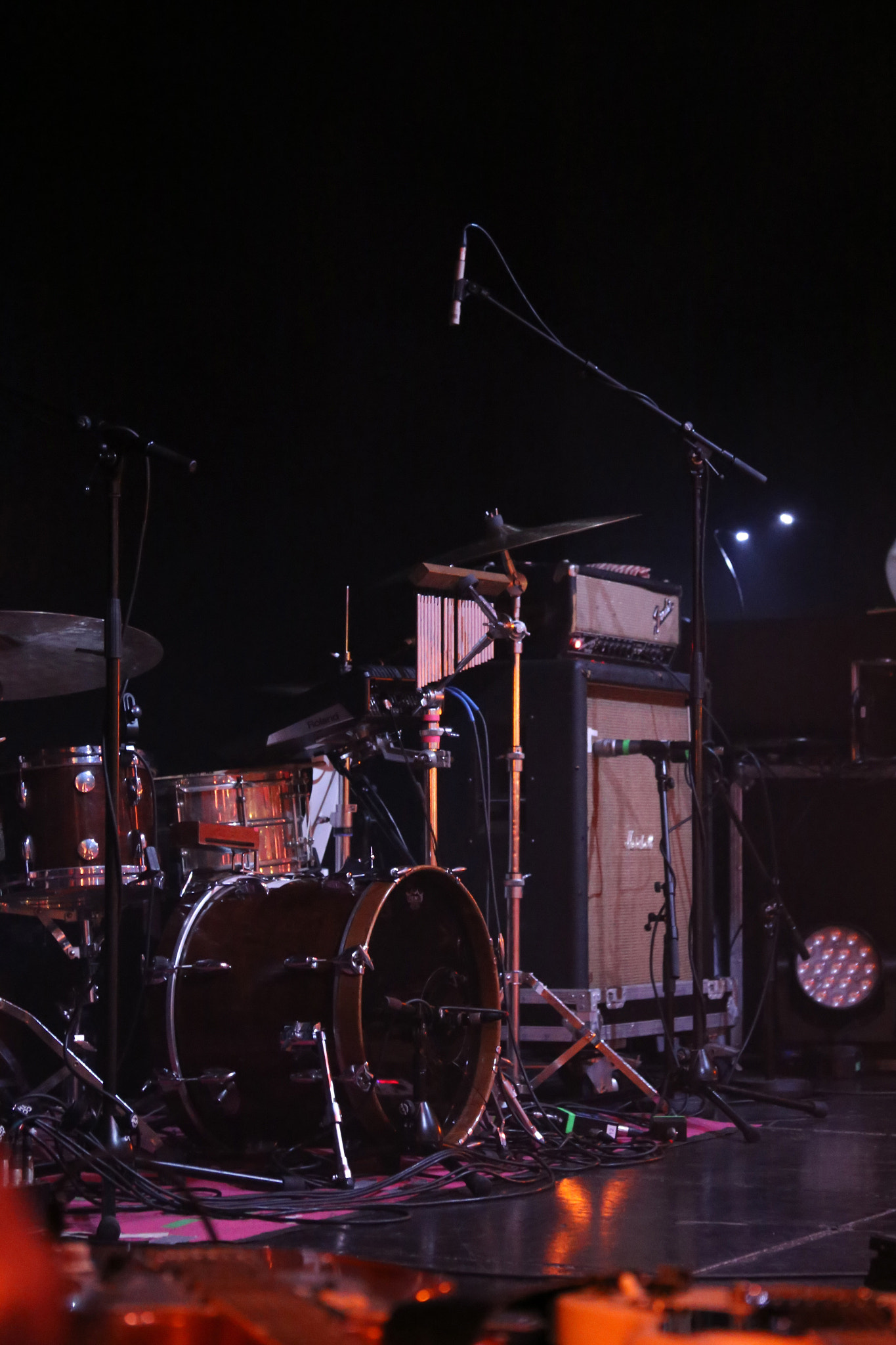 Canon EF 28-135mm F3.5-5.6 IS USM sample photo. Blonde redhead @ columbia theater photography