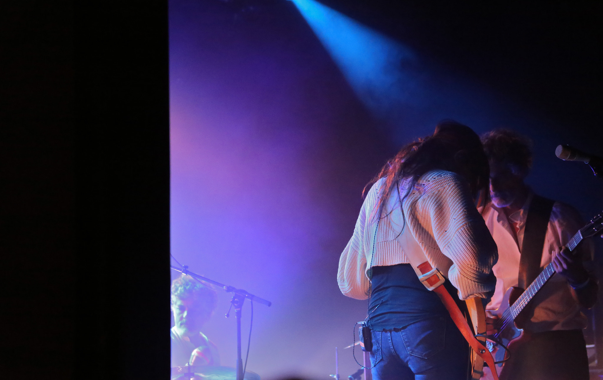 Canon EF 28-135mm F3.5-5.6 IS USM sample photo. Blonde redhead @ columbia theater photography