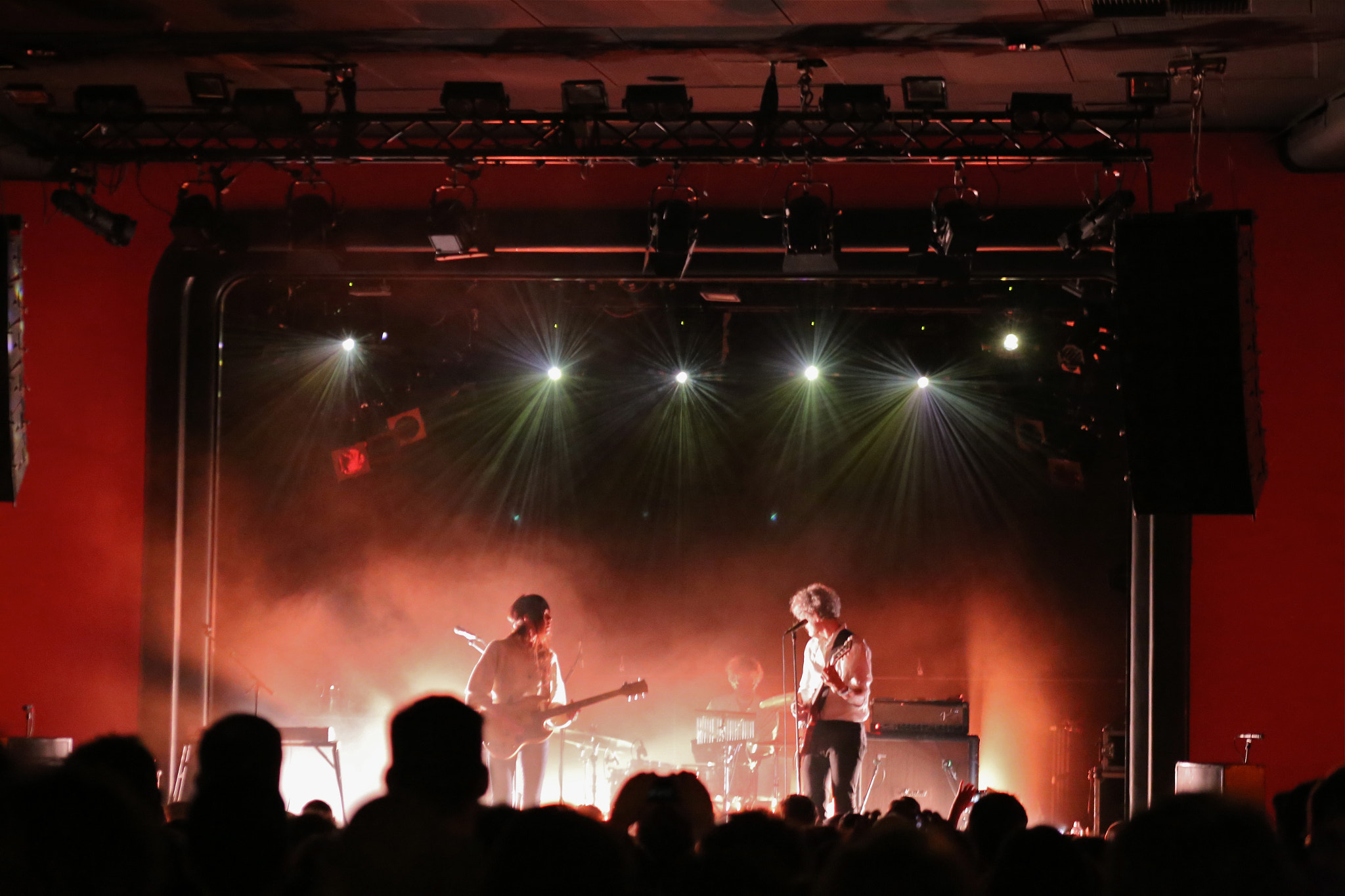 Canon EF 75-300mm f/4-5.6 USM sample photo. Blonde redhead @ columbia theater photography