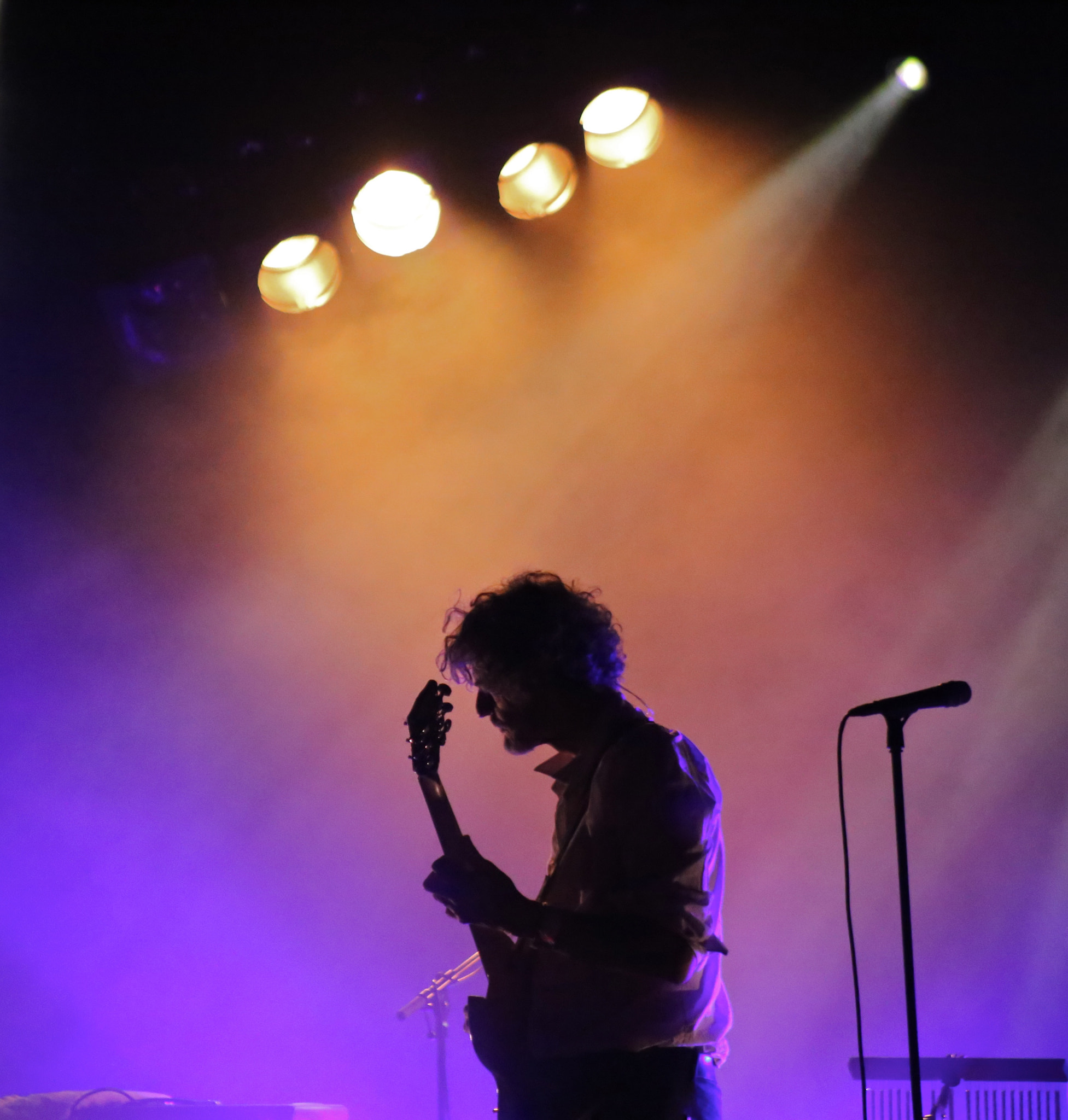 Canon EF 75-300mm f/4-5.6 USM sample photo. Blonde redhead @ columbia theater photography