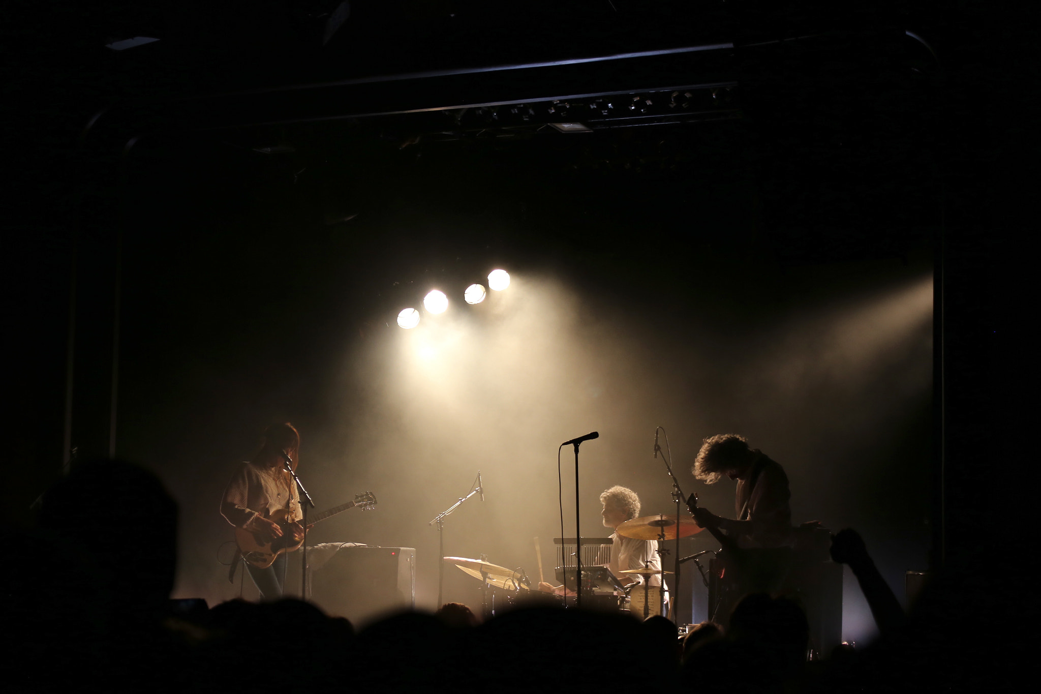 Canon EF 75-300mm f/4-5.6 USM sample photo. Blonde redhead @ columbia theater photography