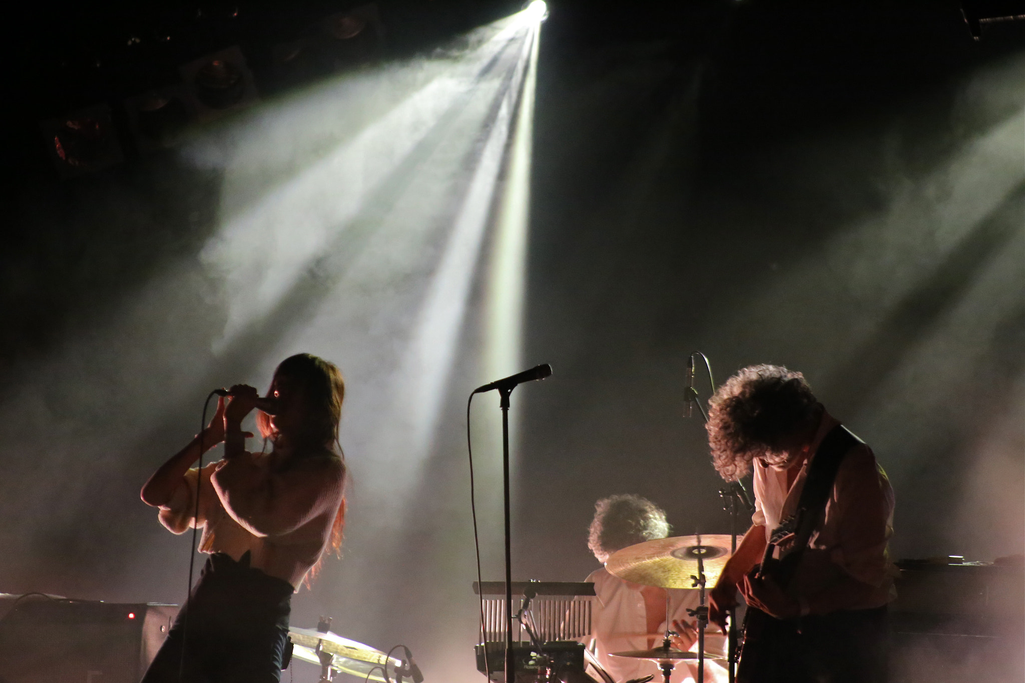 Canon EF 75-300mm f/4-5.6 USM sample photo. Blonde redhead @ columbia theater photography