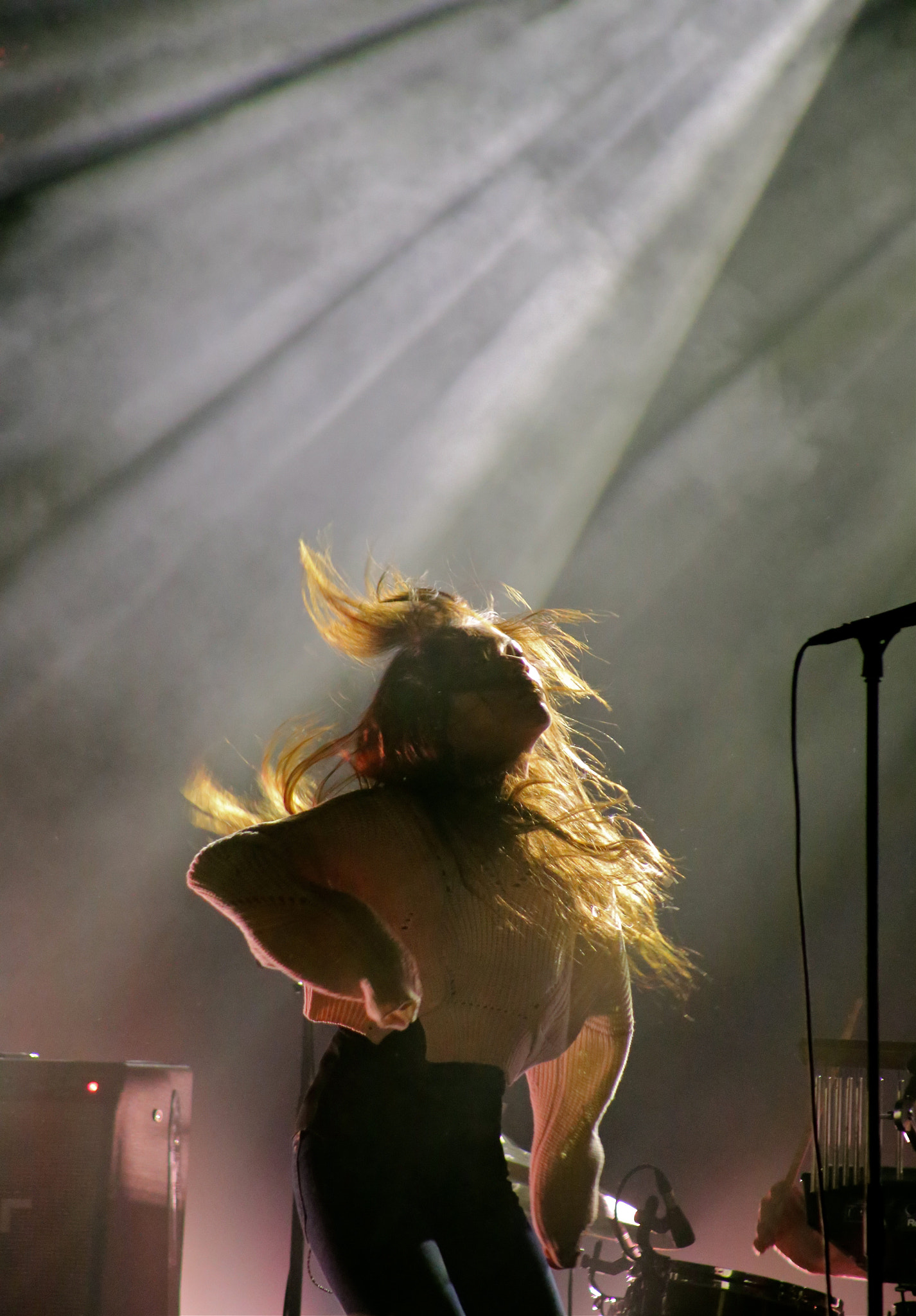 Canon EF 75-300mm f/4-5.6 USM sample photo. Blonde redhead @ columbia theater photography