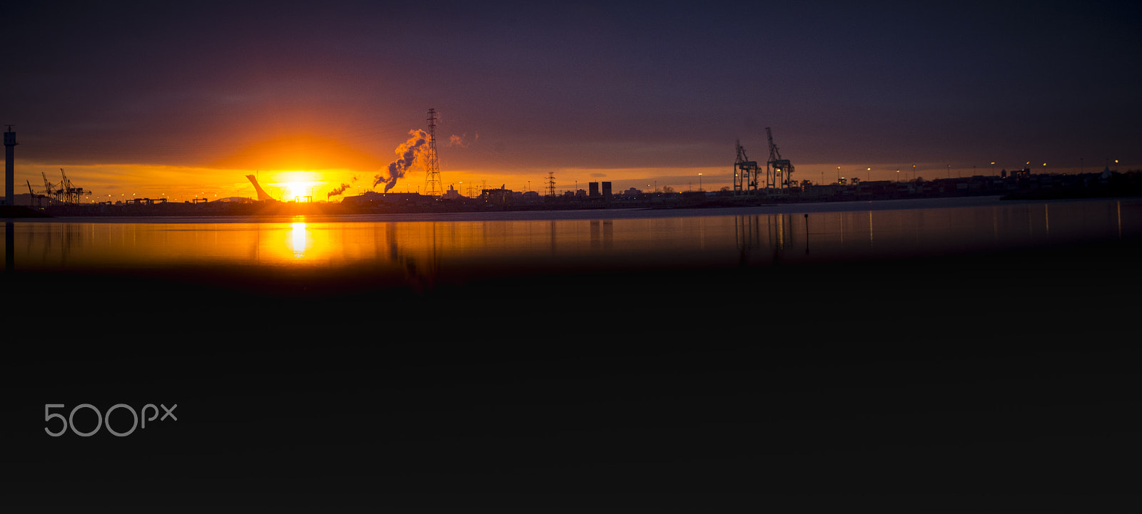 Nikon D7200 + AF Zoom-Nikkor 35-70mm f/2.8D sample photo. Montreal sunset from the south shore photography