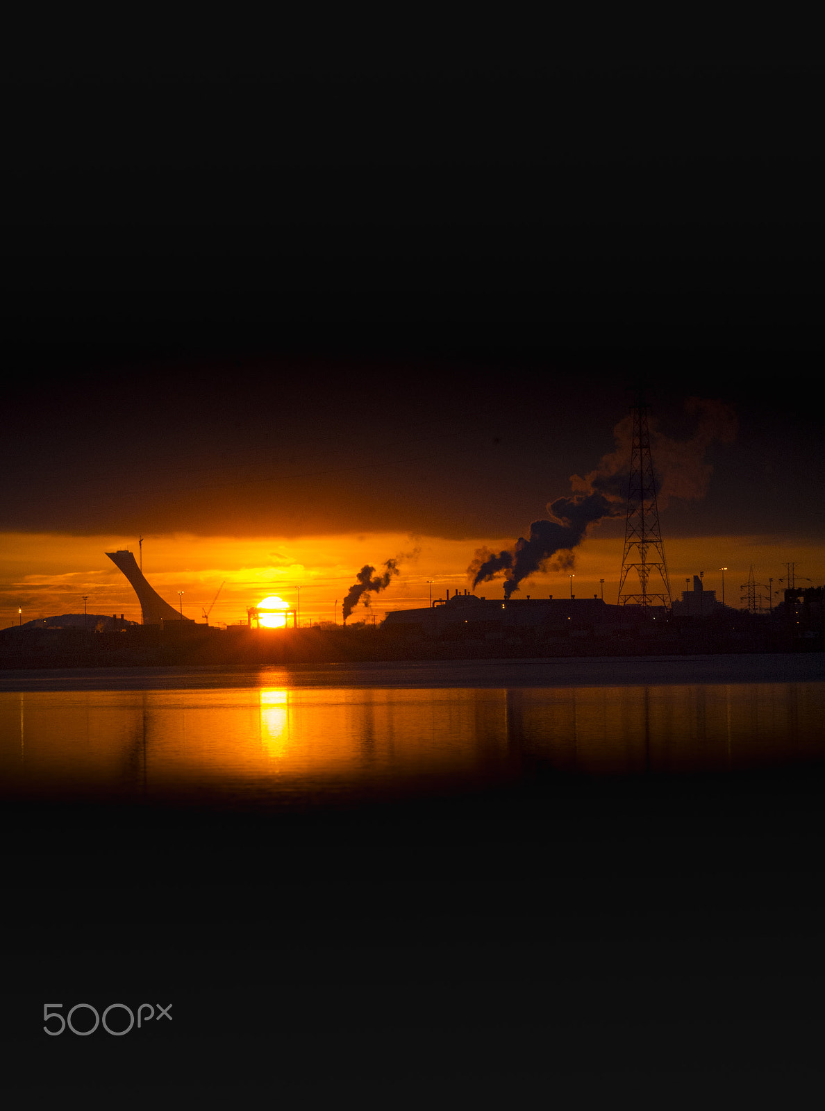 AF Zoom-Nikkor 35-70mm f/2.8D sample photo. Montreal sunset from the south shore photography