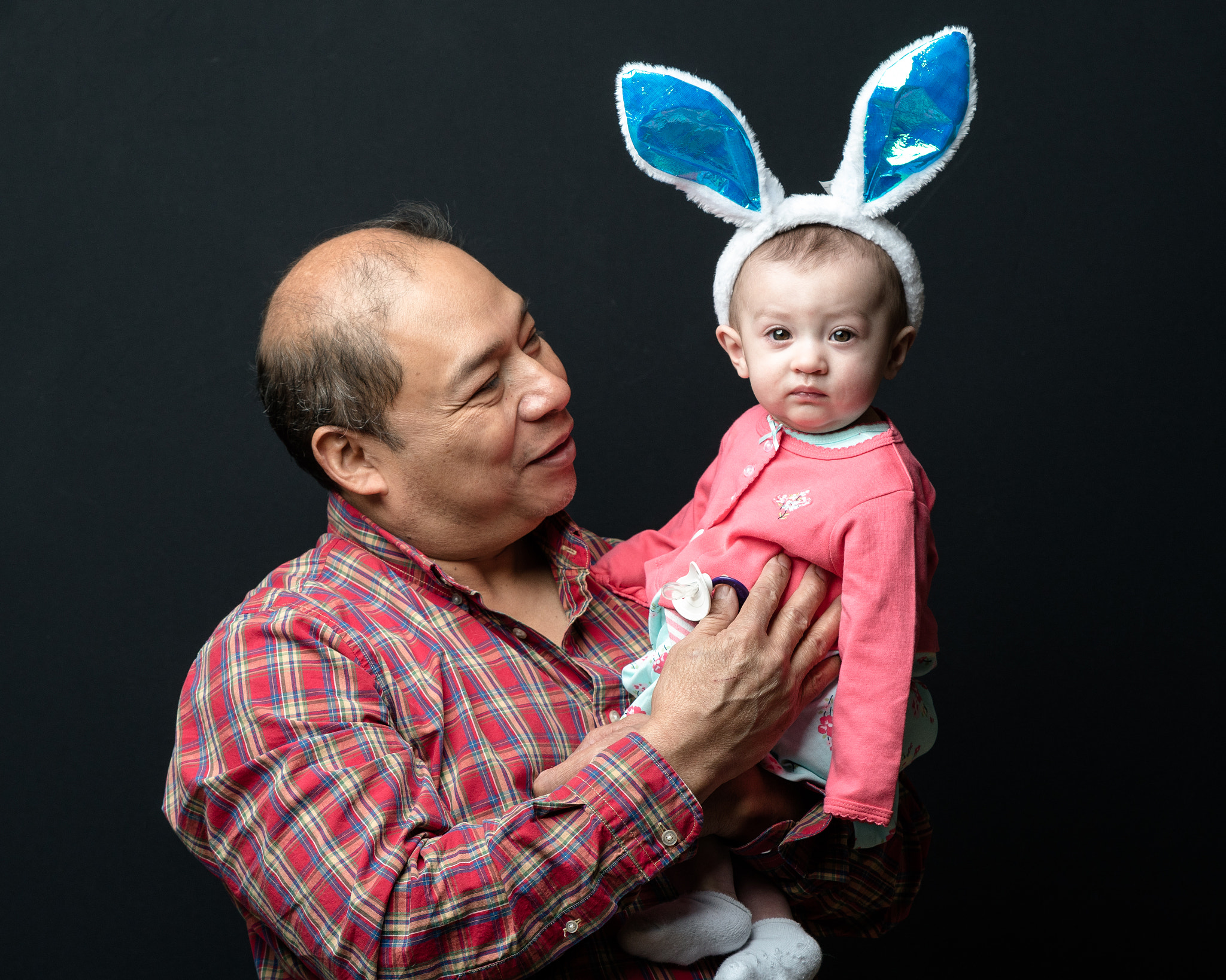Sony a6300 + ZEISS Batis 85mm F1.8 sample photo. Bunny ears photography