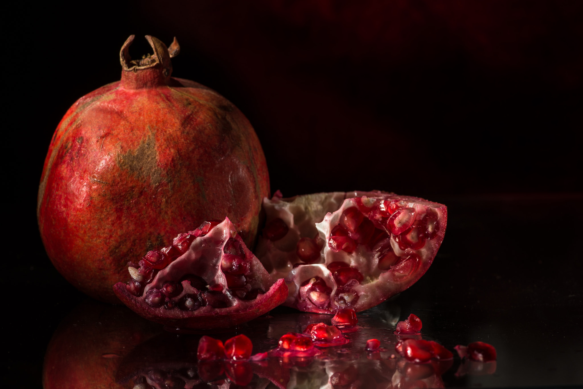 Nikon AF-S Micro-Nikkor 105mm F2.8G IF-ED VR sample photo. Pomegranate photography