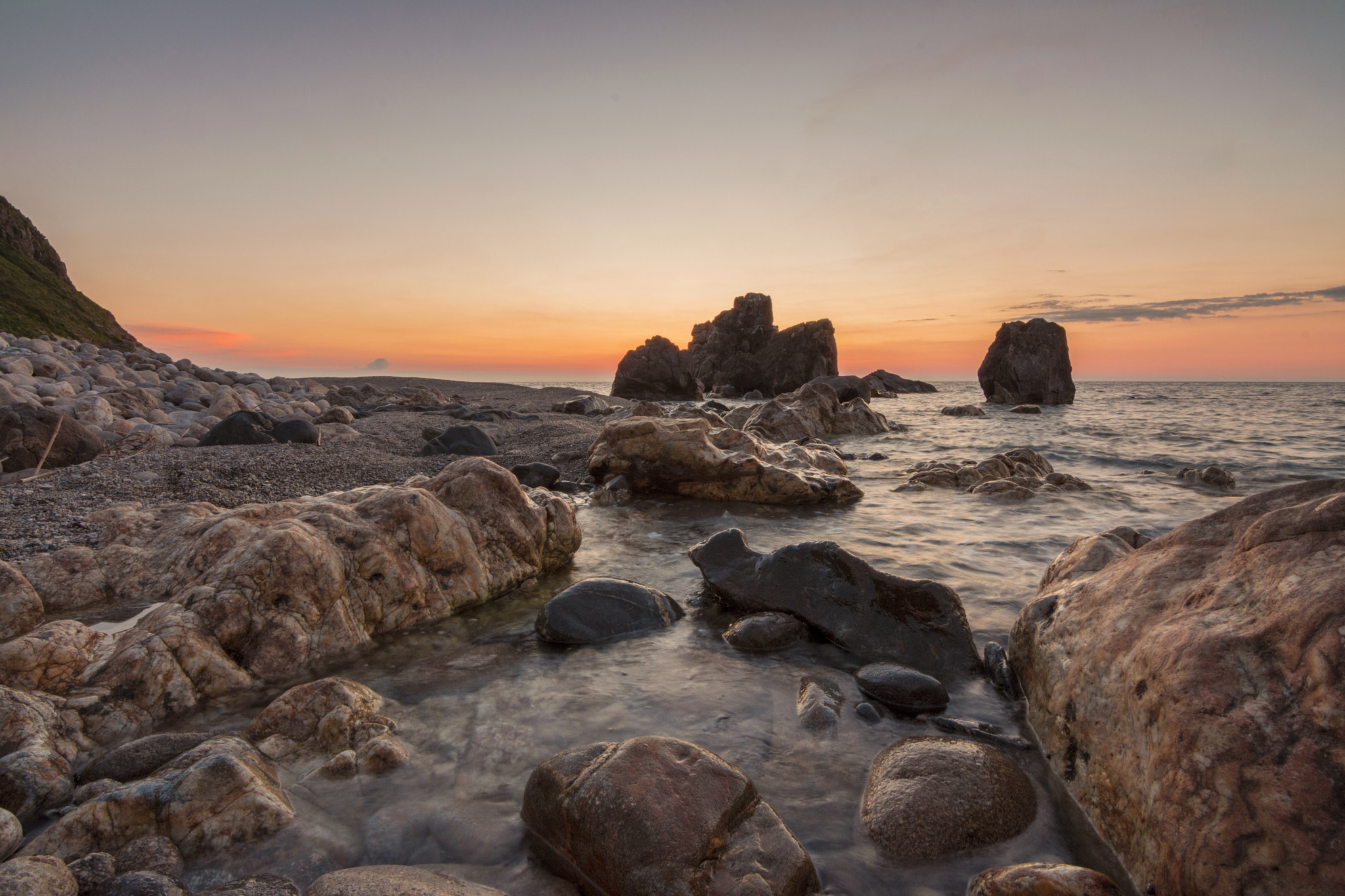 Nikon D7200 + Tokina AT-X Pro 11-16mm F2.8 DX II sample photo. Peaceful atmosphere at dusk - sicily  photography