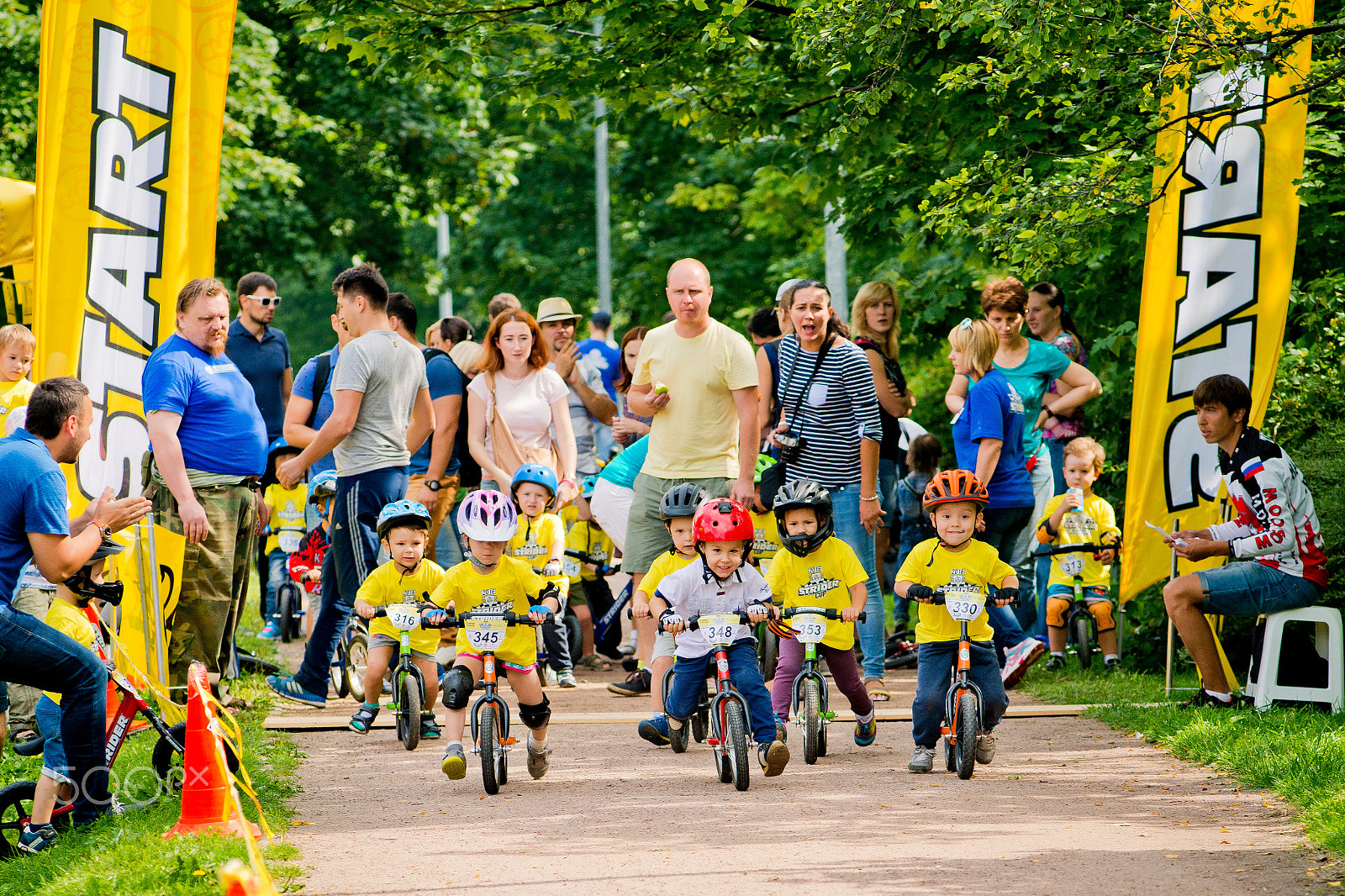 AF Zoom-Nikkor 80-200mm f/2.8 ED sample photo. Russia. moscow. vorontsovsky park on the 21st of august. strider cub 2016. racing on the balance... photography
