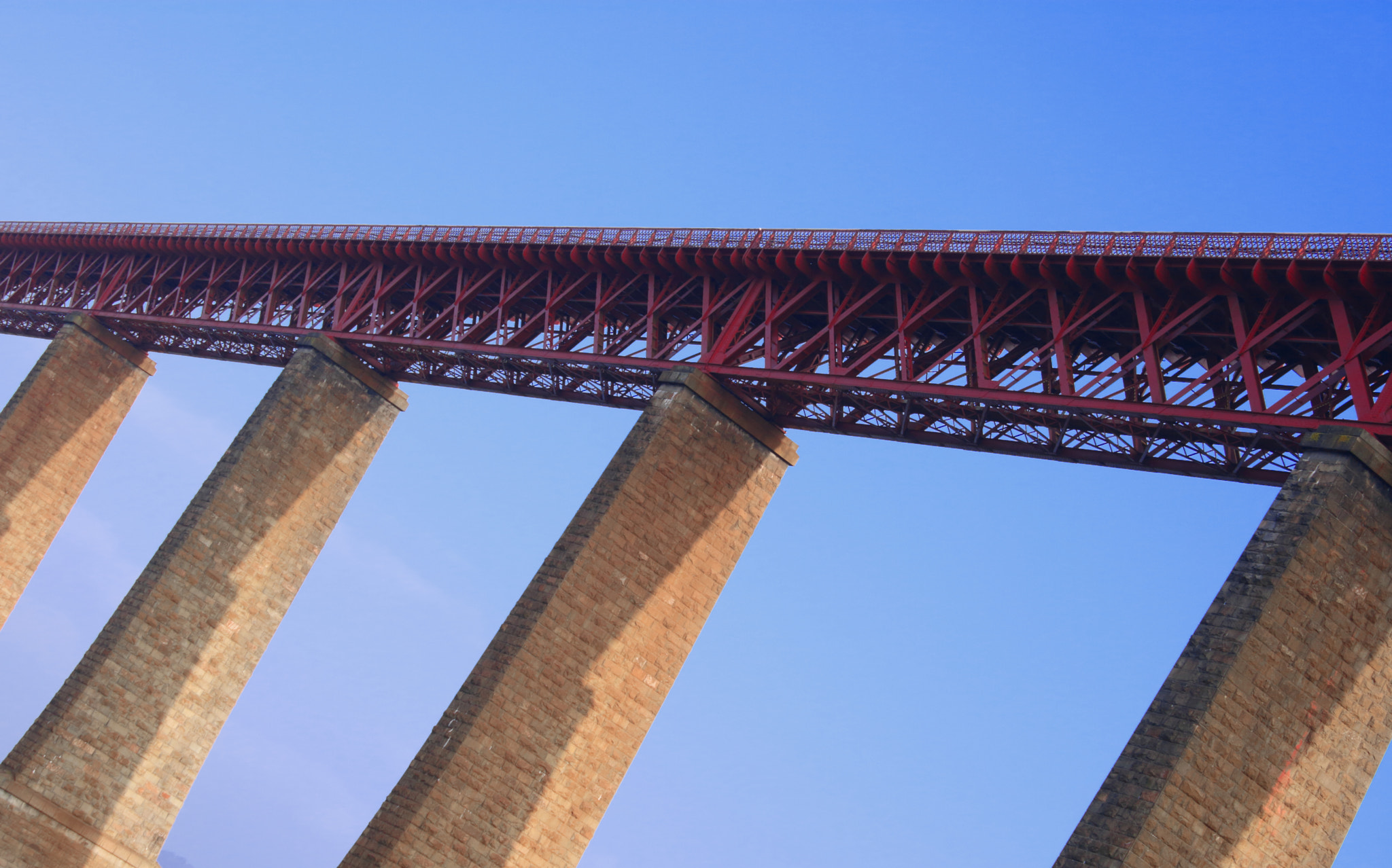 Canon EF-S 18-55mm F3.5-5.6 IS sample photo. Forth bridge photography