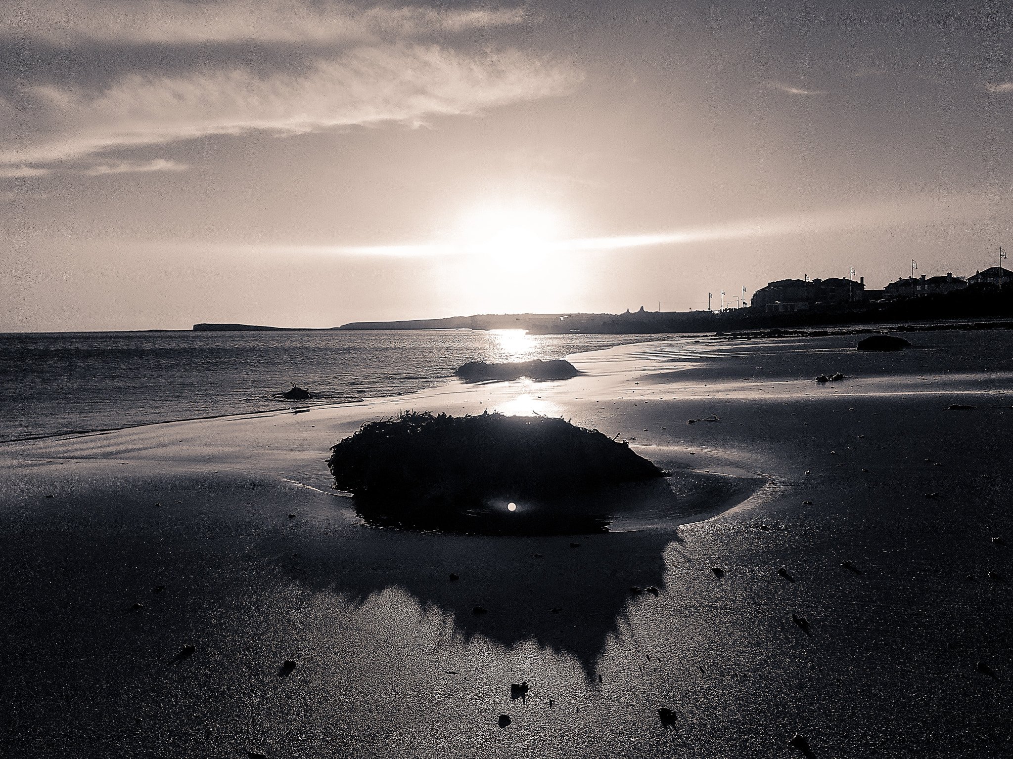 HUAWEI Y6 a! Compact sample photo. Beach b&w photography