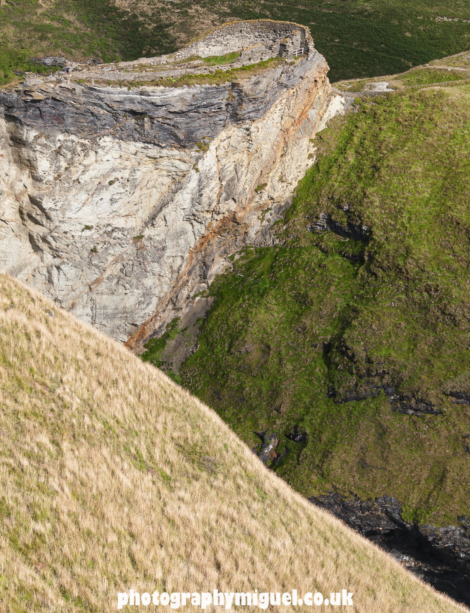 Nikon D300 sample photo. Tintagel castle, the remains of the upper mainland courtyard whe photography