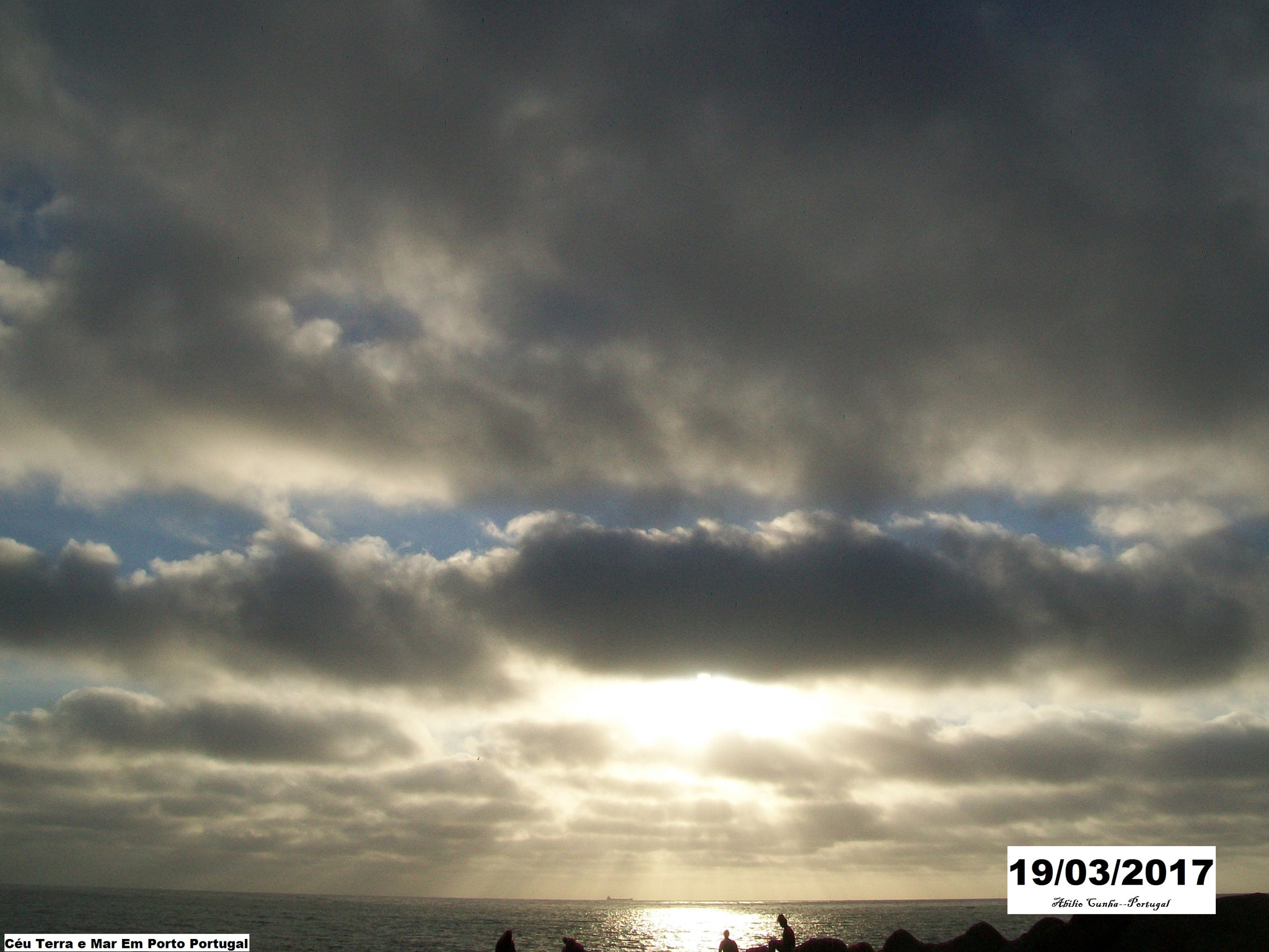 Kodak EasyShare C913 sample photo. Céu terra e mar em porto portugal photography