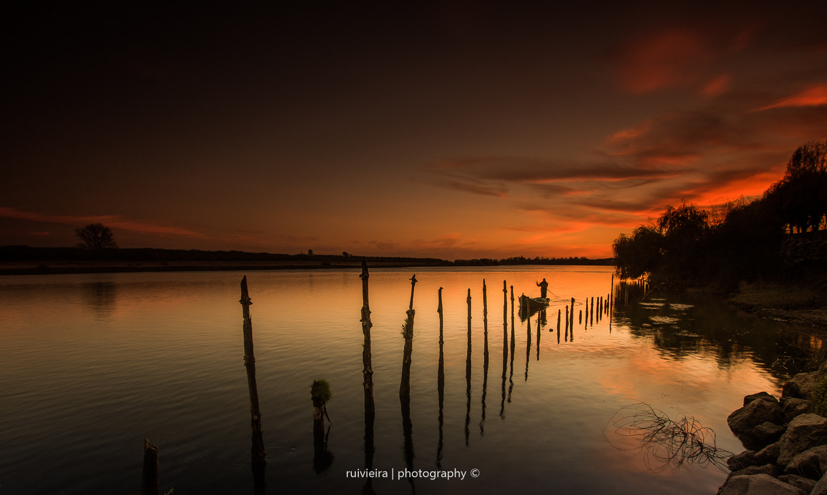 Sigma 10-20mm F3.5 EX DC HSM sample photo. The golden fisherman photography