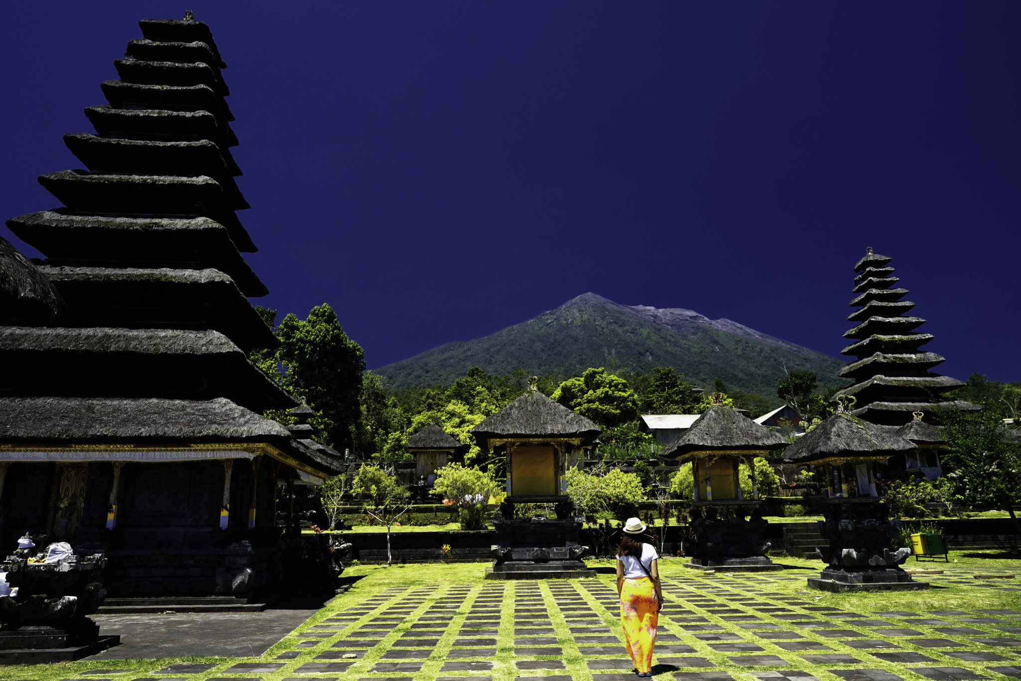 ZEISS Batis 25mm F2 sample photo. Besakih temple photography