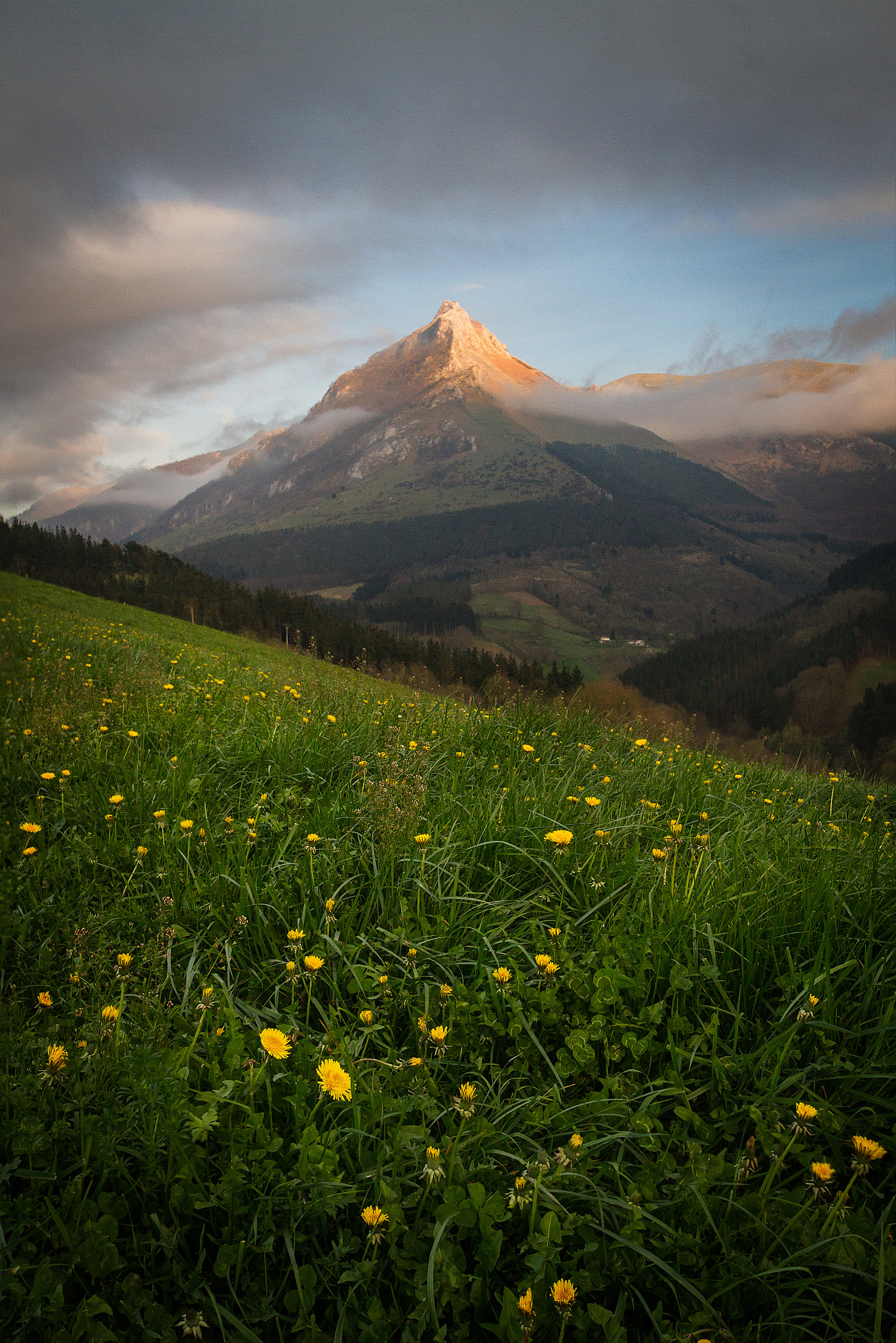 Canon EOS 7D + Sigma 10-20mm F3.5 EX DC HSM sample photo. Txindoki views ii photography