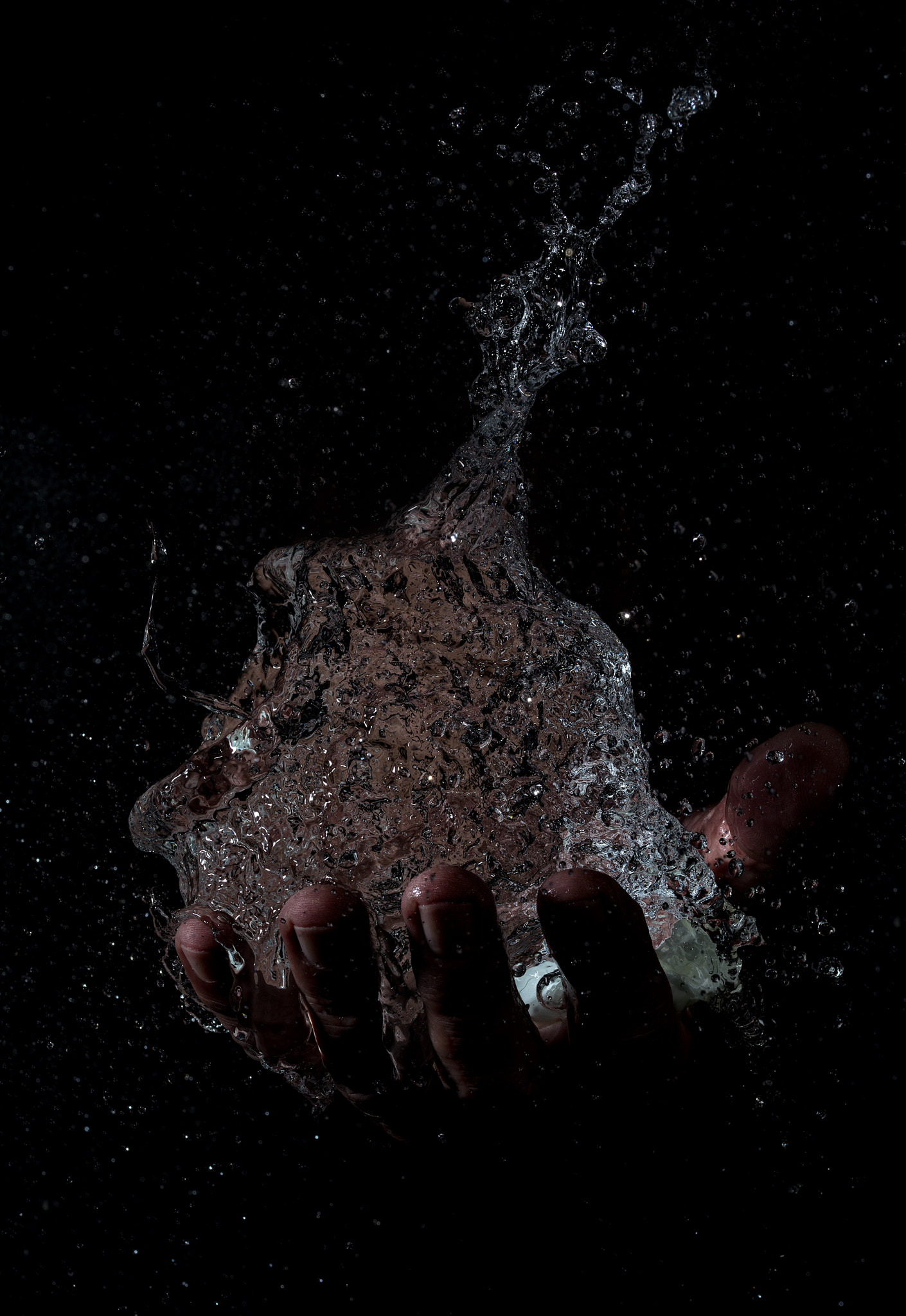 Sigma 105mm F2.8 EX DG OS HSM sample photo. Splash photography