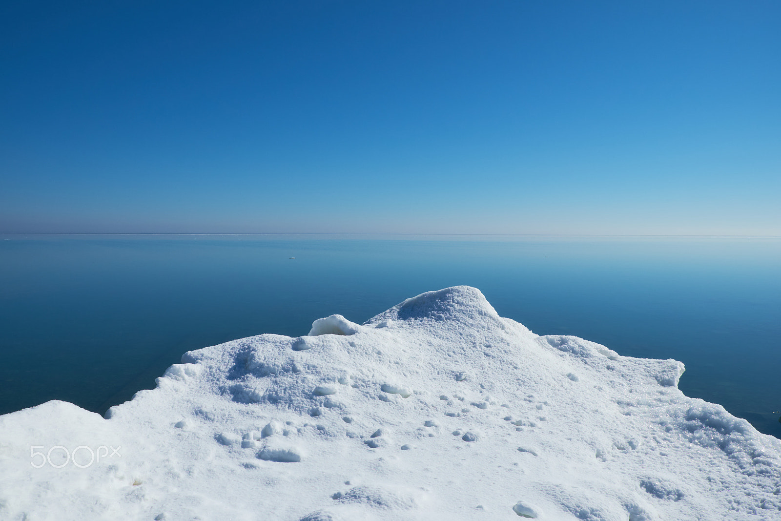 Fujifilm X-E2S + Fujifilm XF 18-55mm F2.8-4 R LM OIS sample photo. Spring ice photography