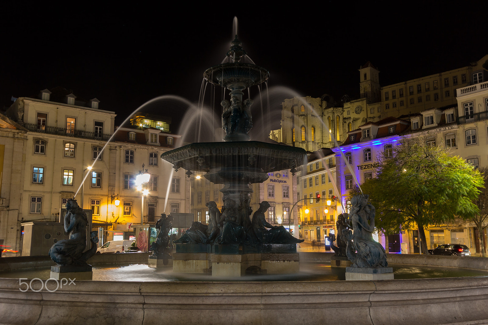 Canon EF-S 10-22mm F3.5-4.5 USM sample photo. Rossio square in lisbon photography