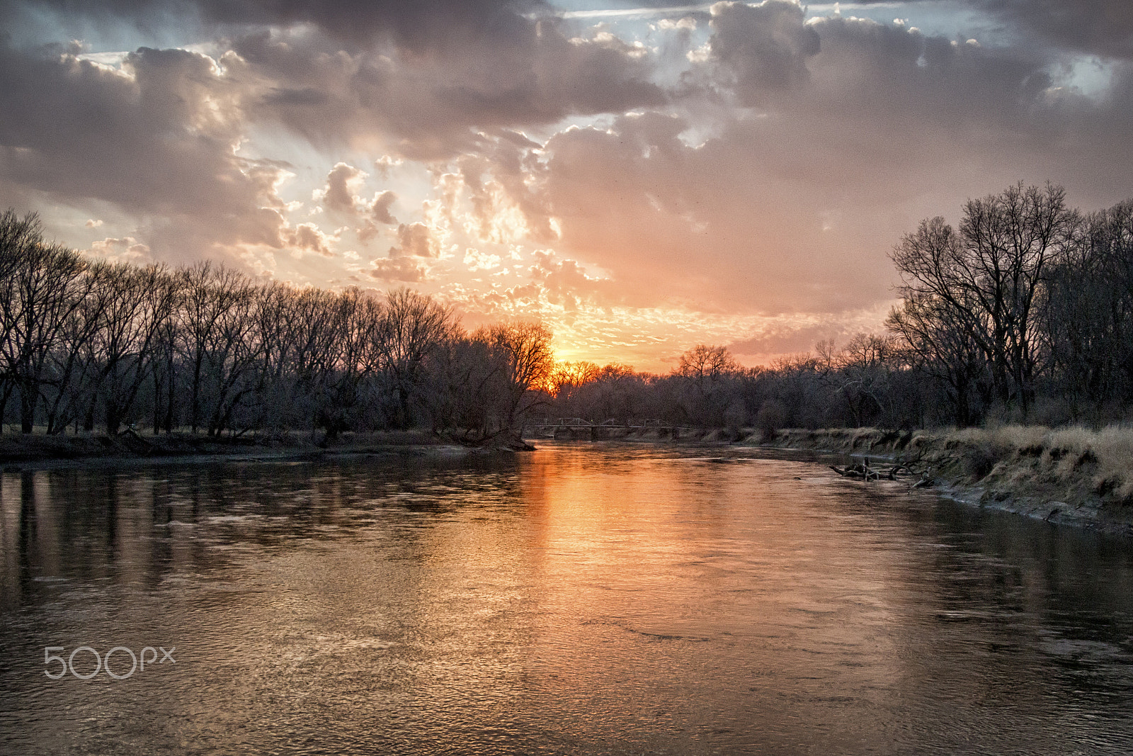 Canon EF-S 17-85mm F4-5.6 IS USM sample photo. "raccoon river sunset" photography