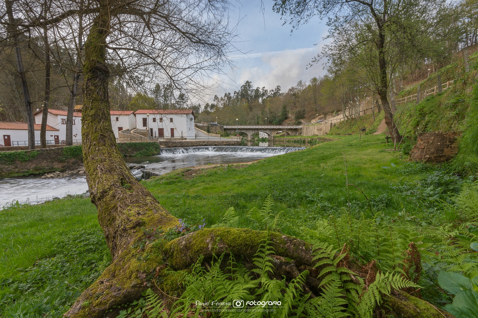Sigma 10-20mm F4-5.6 EX DC HSM sample photo. Povo que lavas no rio photography
