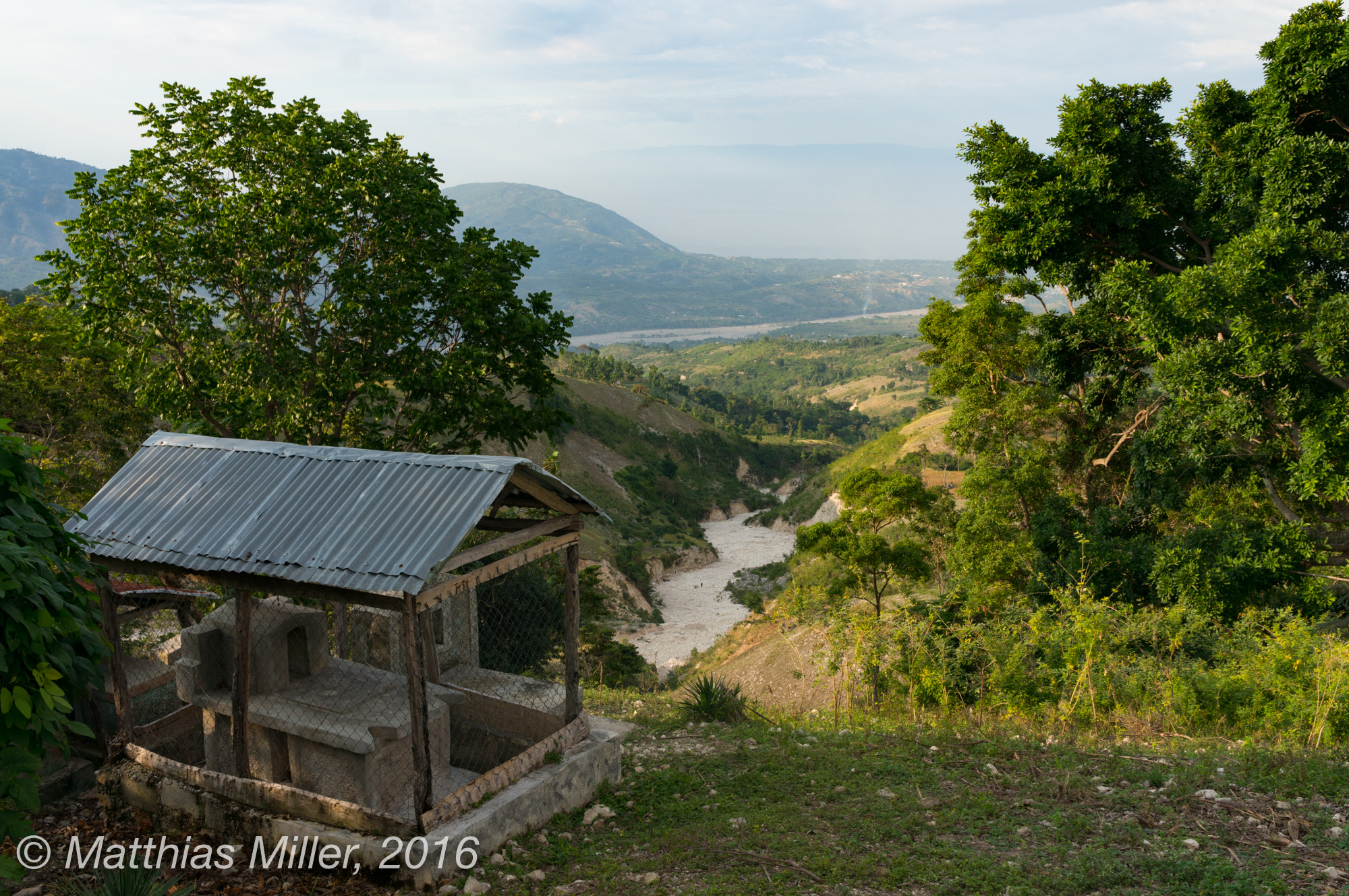 Sony Alpha NEX-5R + Sony E 18-55mm F3.5-5.6 OSS sample photo. Haiti december 2016 41.jpg photography