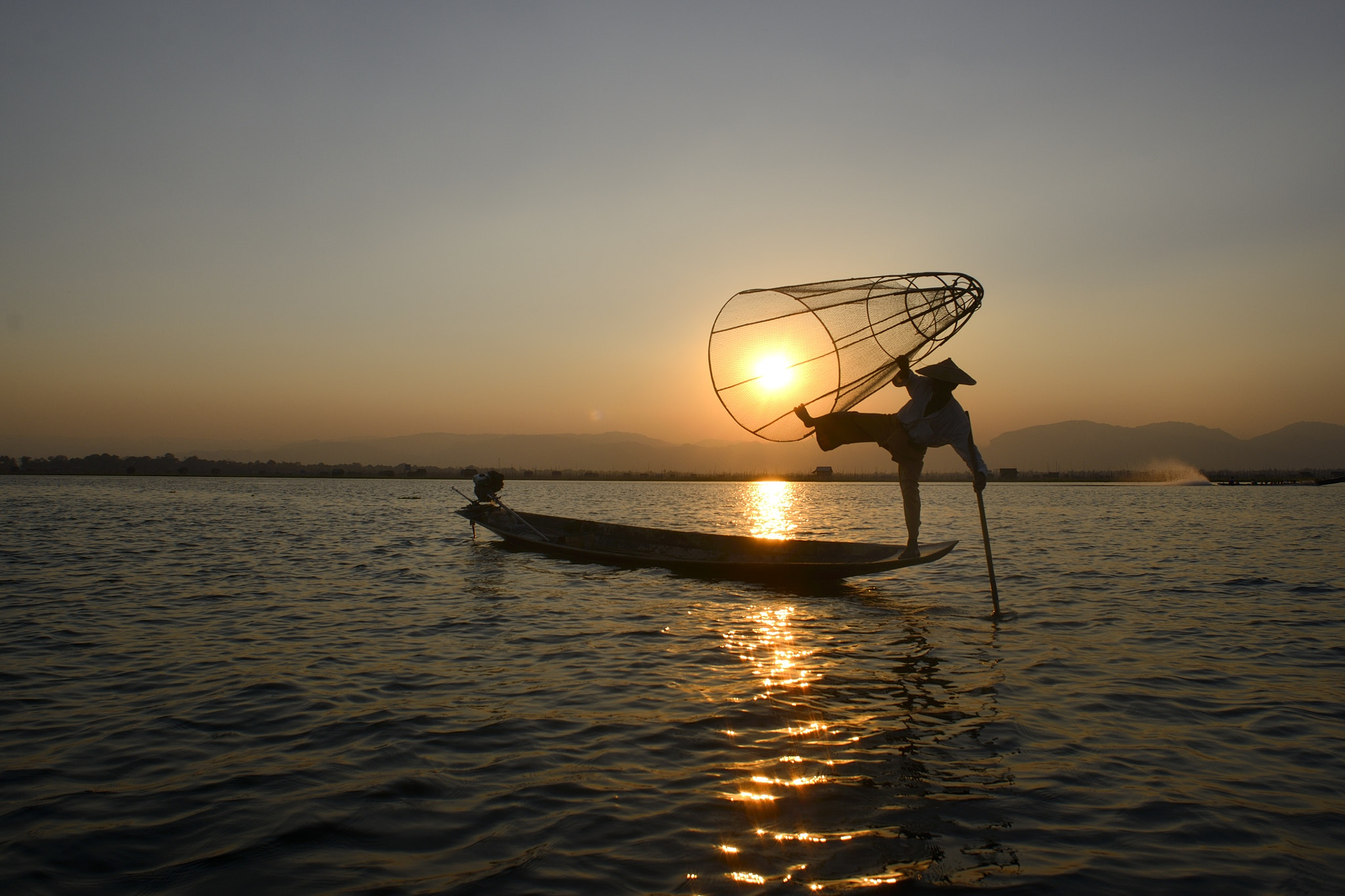 AF Nikkor 20mm f/2.8 sample photo. In the fishing net photography