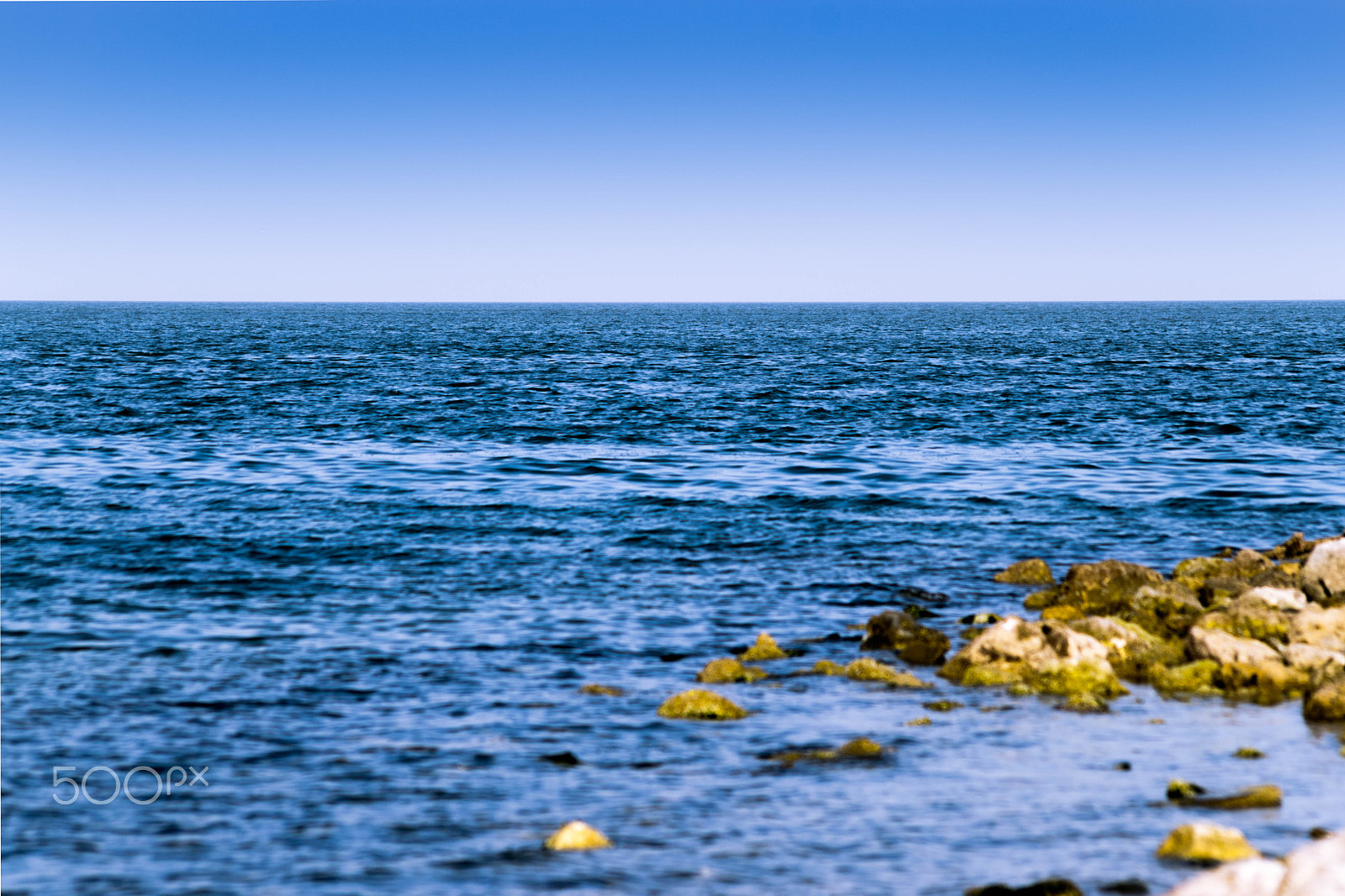 Sigma 70-300mm F4-5.6 APO DG Macro sample photo. Deep blue sea photography