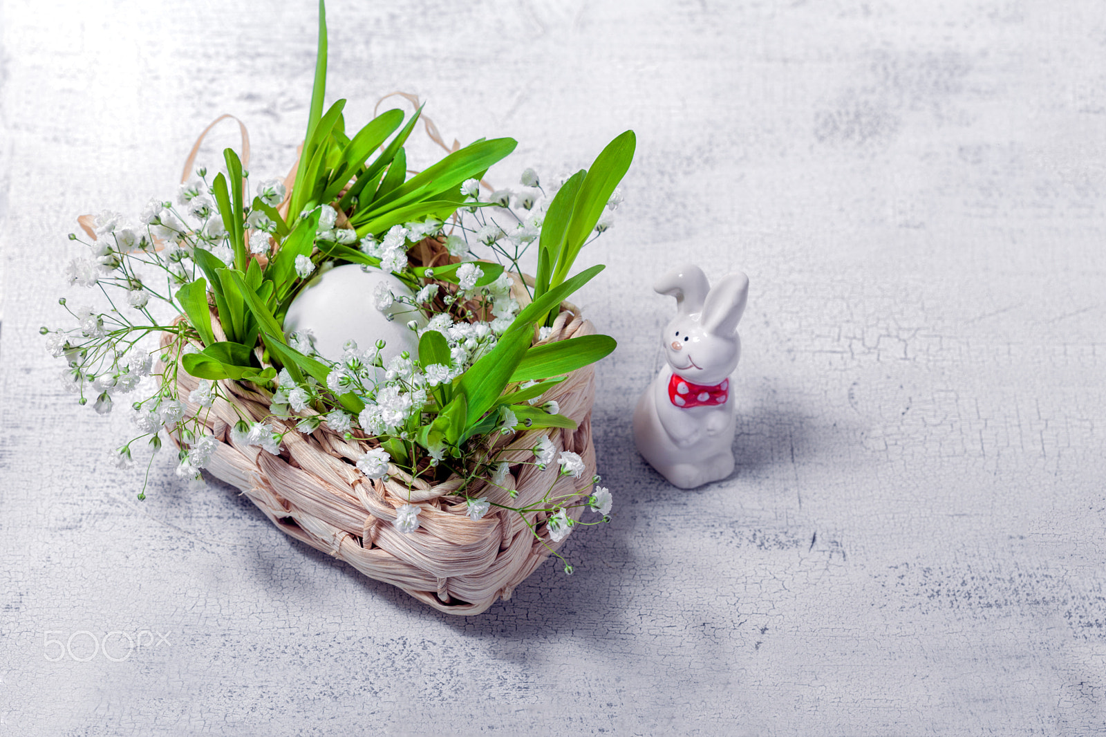 Canon EOS 5D Mark II sample photo. Bunny, eggs and white flowers easter symbols photography