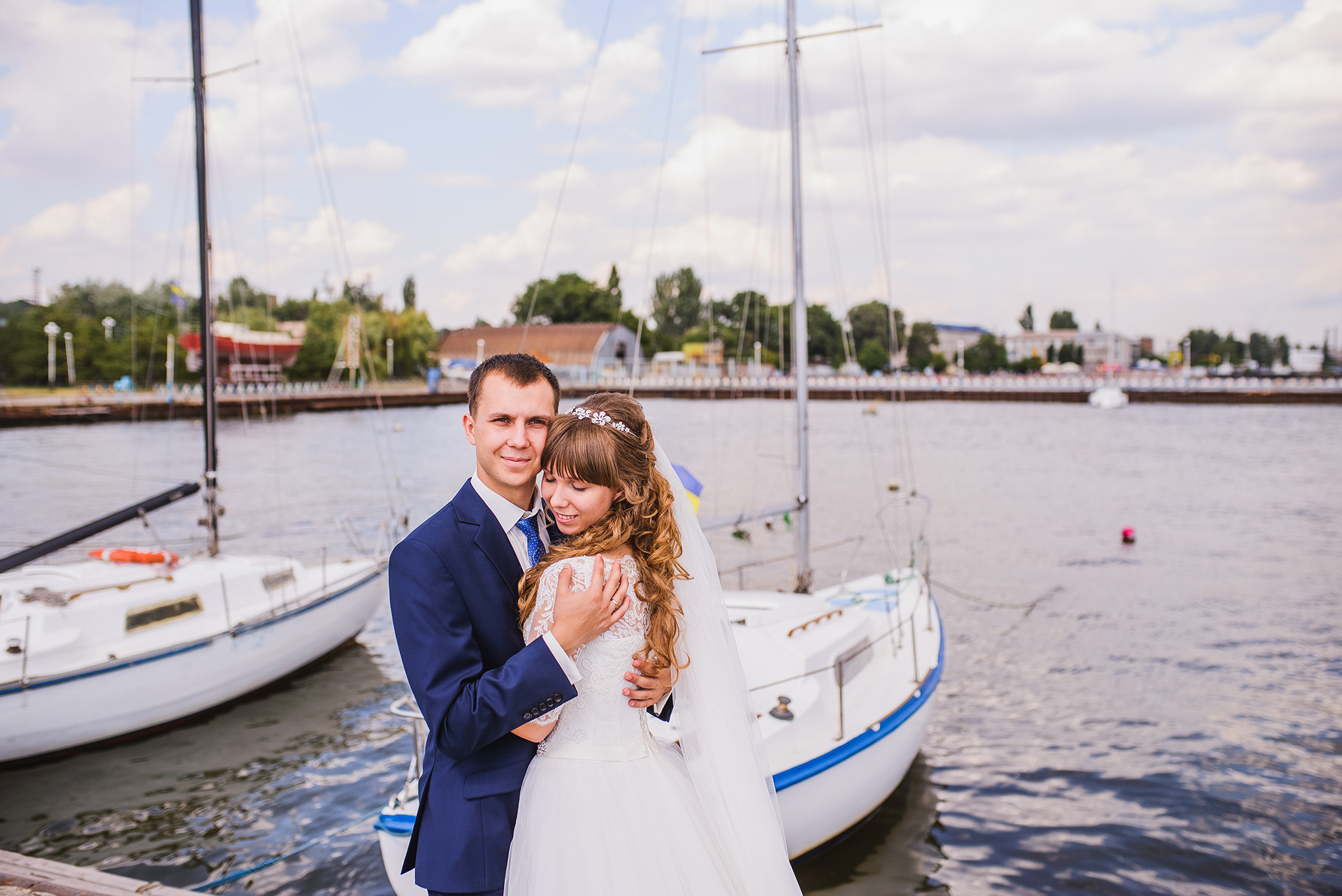 Nikon D610 + Sigma 35mm F1.4 DG HSM Art sample photo. Happy wedding photography