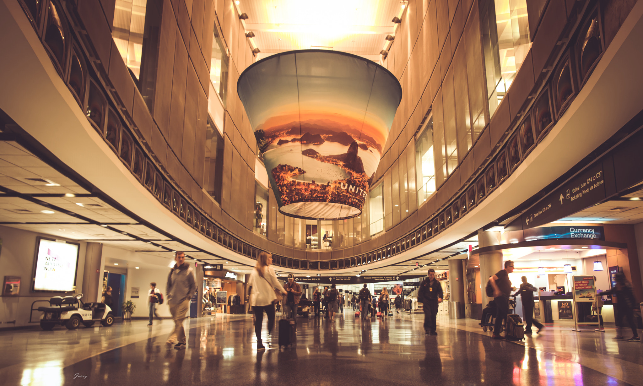 Leica Summilux-M 21mm F1.4 Asph sample photo. Huston airport us photography