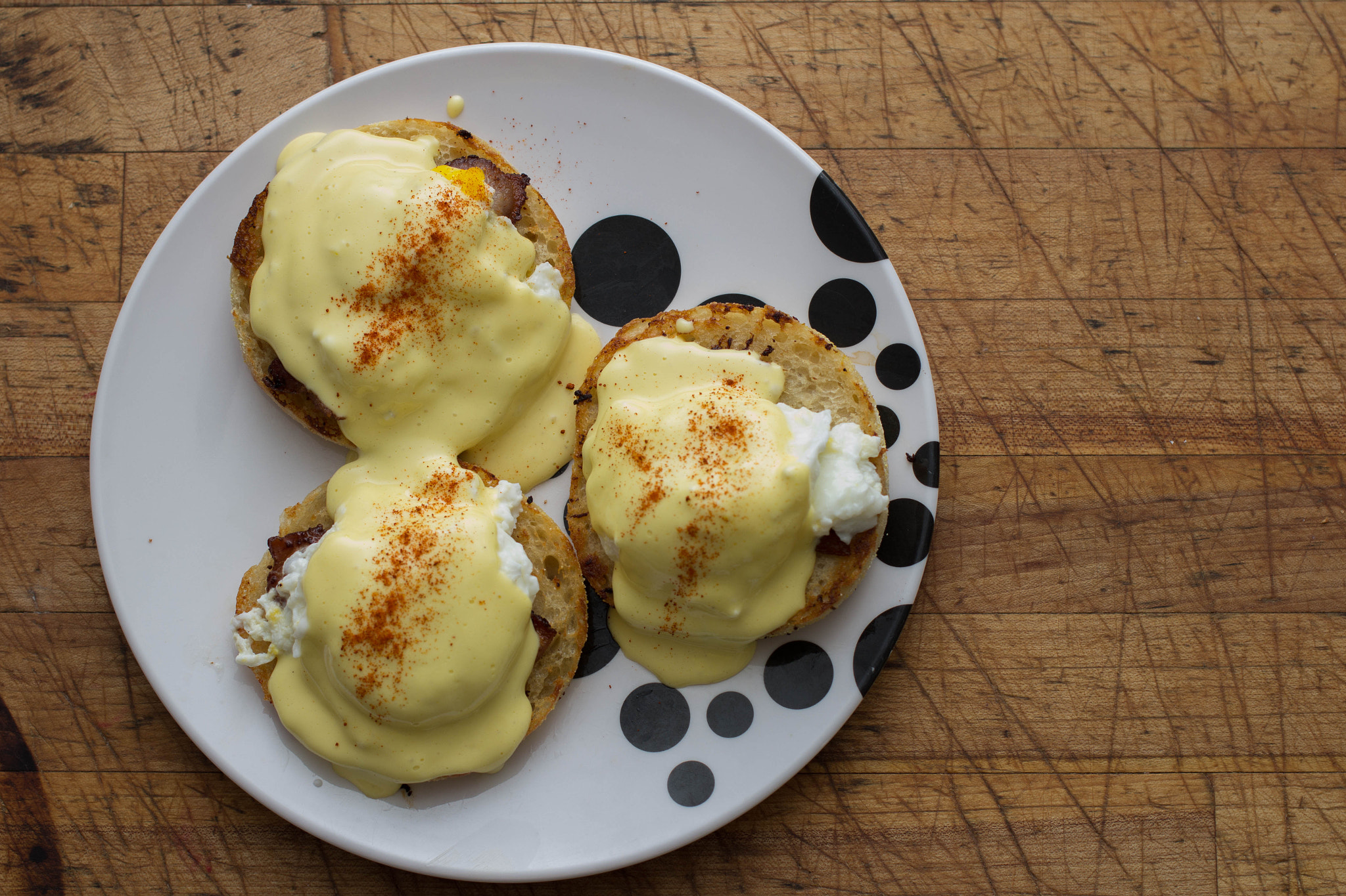 Canon EOS 60D + Canon EF 40mm F2.8 STM sample photo. Eggs benedict photography