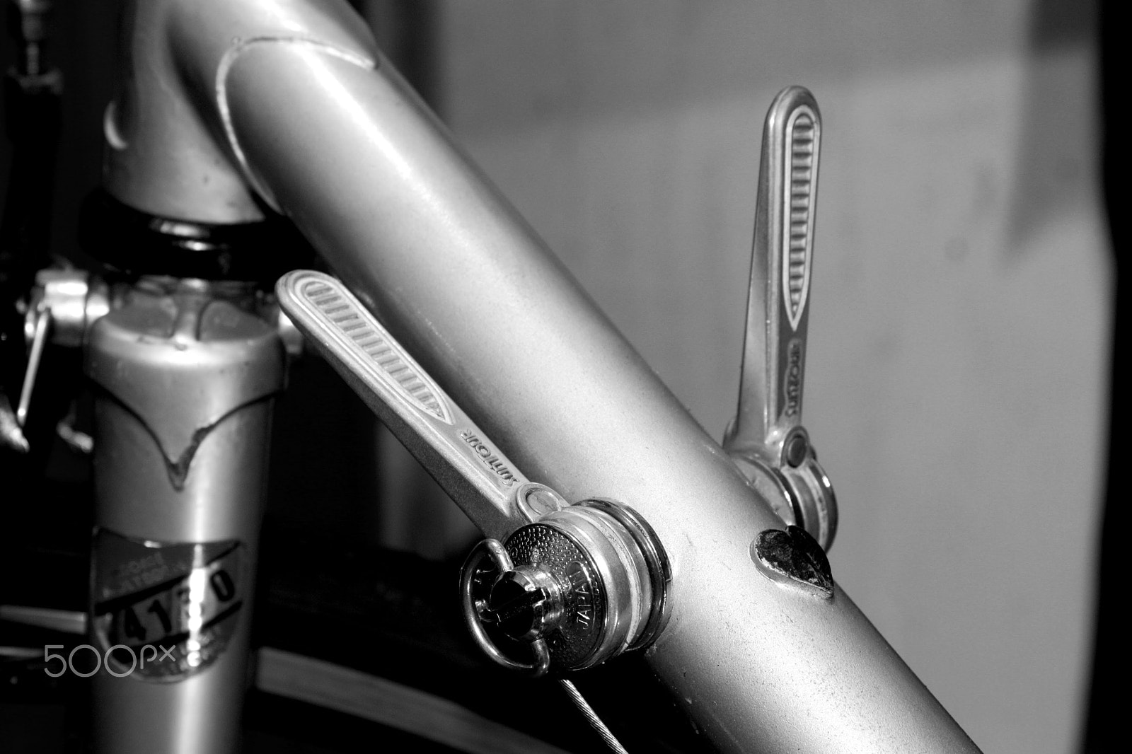 Canon EF-S 18-55mm F3.5-5.6 IS sample photo. Suntour friction shifter photography