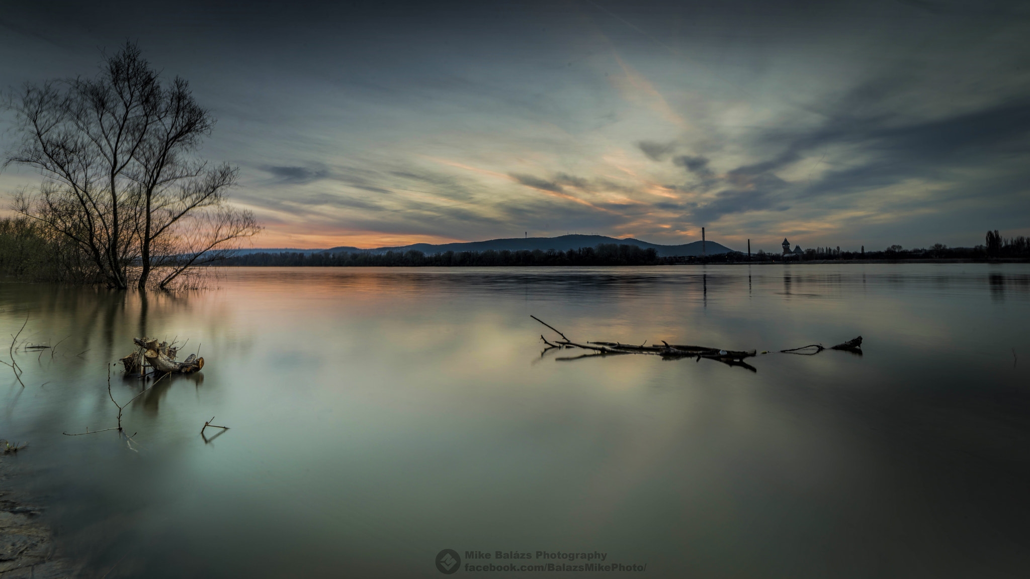 Samyang 14mm F2.8 ED AS IF UMC sample photo. Riverside photography