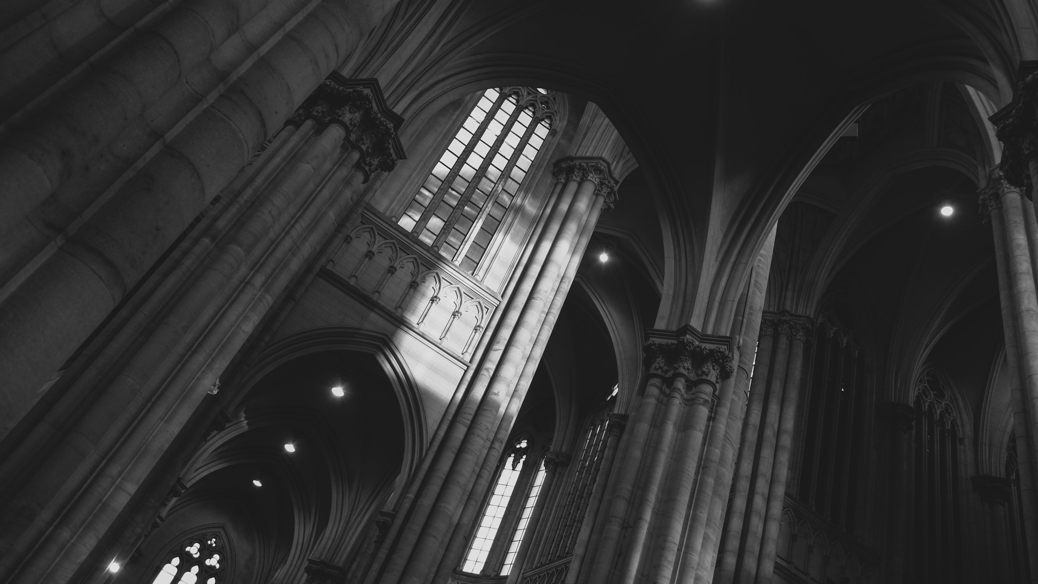 Tamron SP AF 17-50mm F2.8 XR Di II LD Aspherical (IF) sample photo. Interior catedral photography