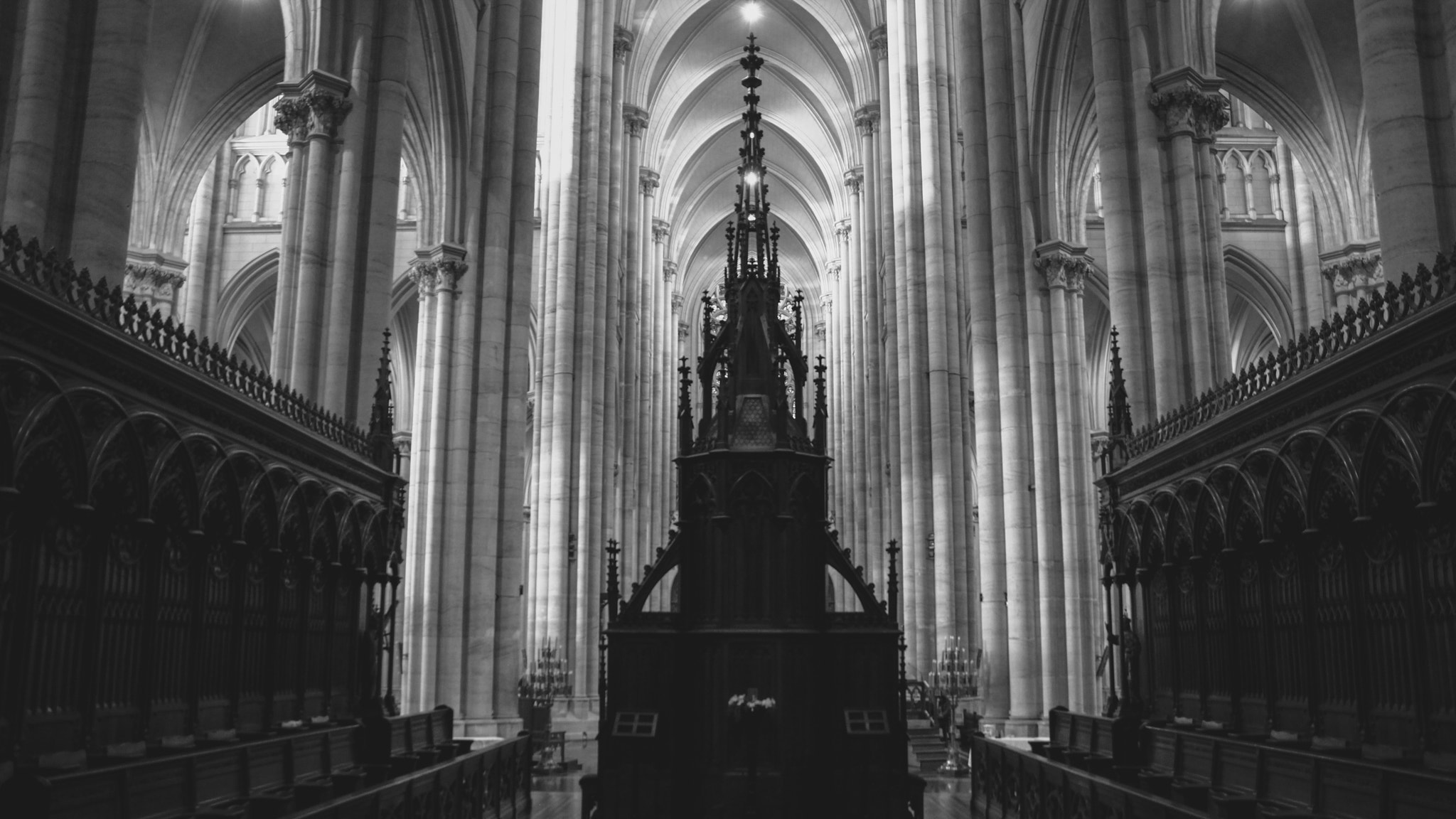 Tamron SP AF 17-50mm F2.8 XR Di II LD Aspherical (IF) sample photo. Interior catedral photography