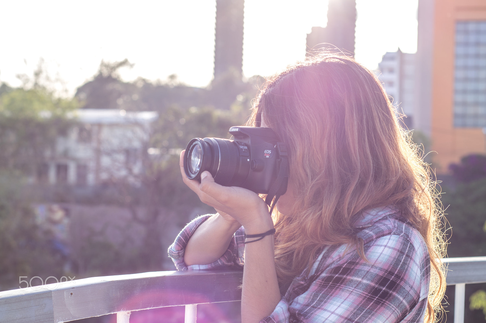 Nikon D3300 + Nikon AF Nikkor 50mm F1.8D sample photo. C e n d i photography