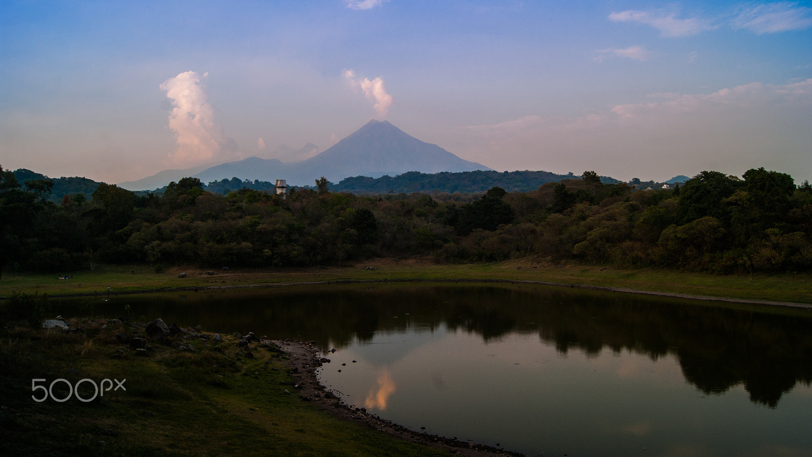 Sony Alpha DSLR-A380 + Sony DT 18-55mm F3.5-5.6 SAM sample photo. Parallel clouds photography