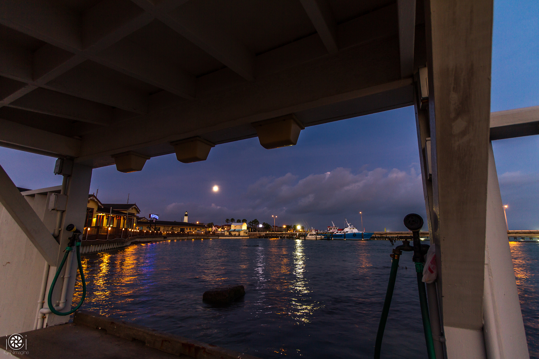 Canon EOS 7D + Canon EF-S 10-22mm F3.5-4.5 USM sample photo. Moonset port isabel photography