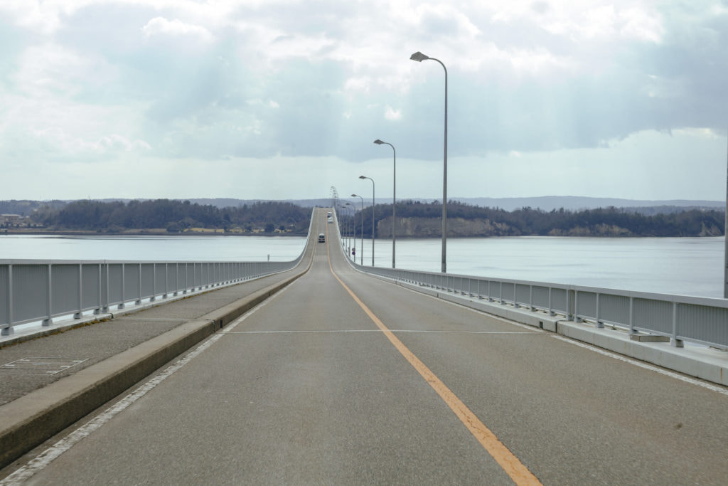 Canon EOS 5D Mark II + ZEISS Makro-Planar T* 50mm F2 sample photo. 能登島大橋 photography