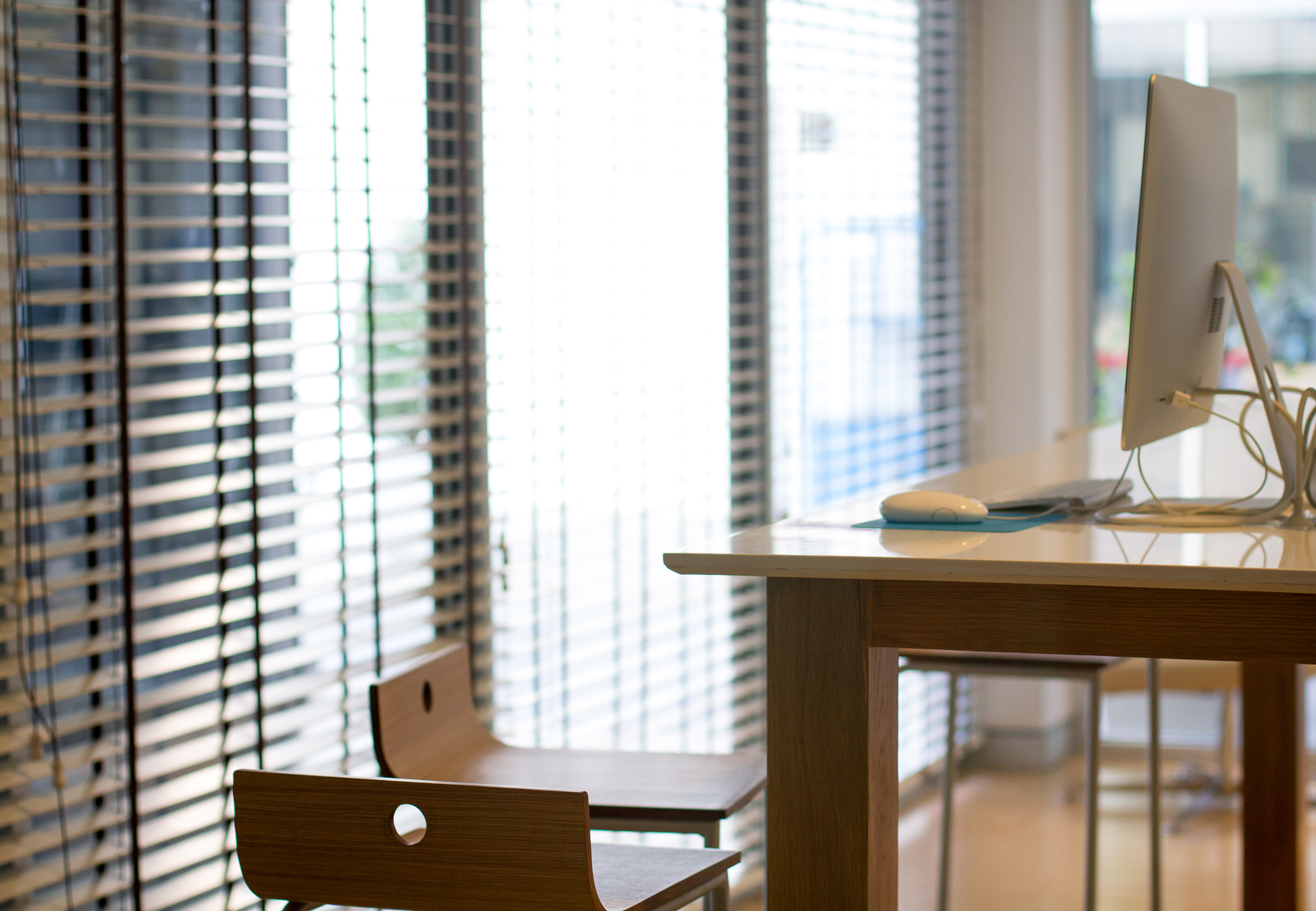 Canon EOS 60D + Canon EF 50mm F1.4 USM sample photo. Customer lounge with computer for entertain customer photography