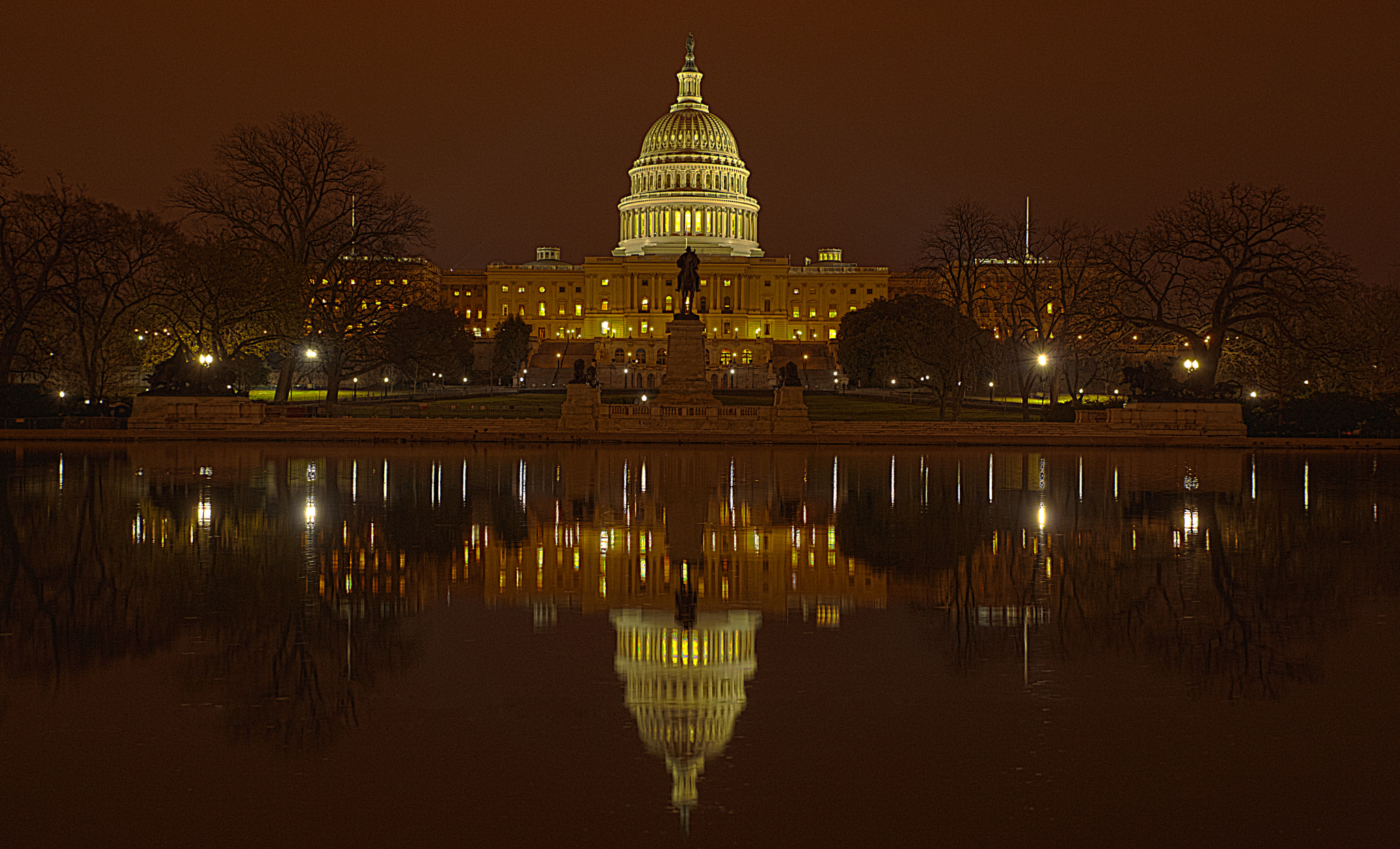 Sigma 24-70mm F2.8 EX DG Macro sample photo. Capitol building photography