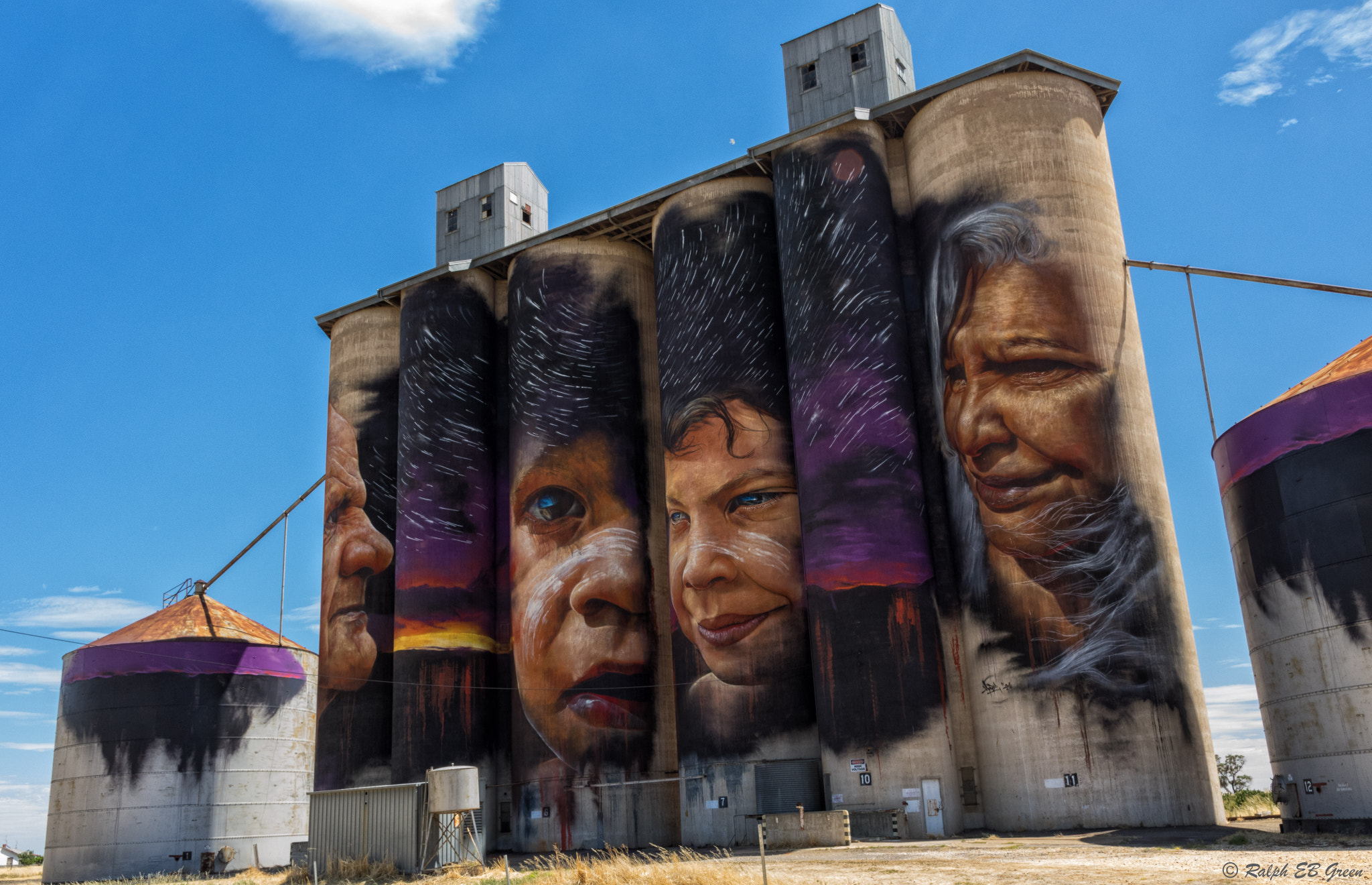 Pentax K-3 II + Sigma 17-50mm F2.8 EX DC HSM sample photo. Sheep hills wheat silo art photography