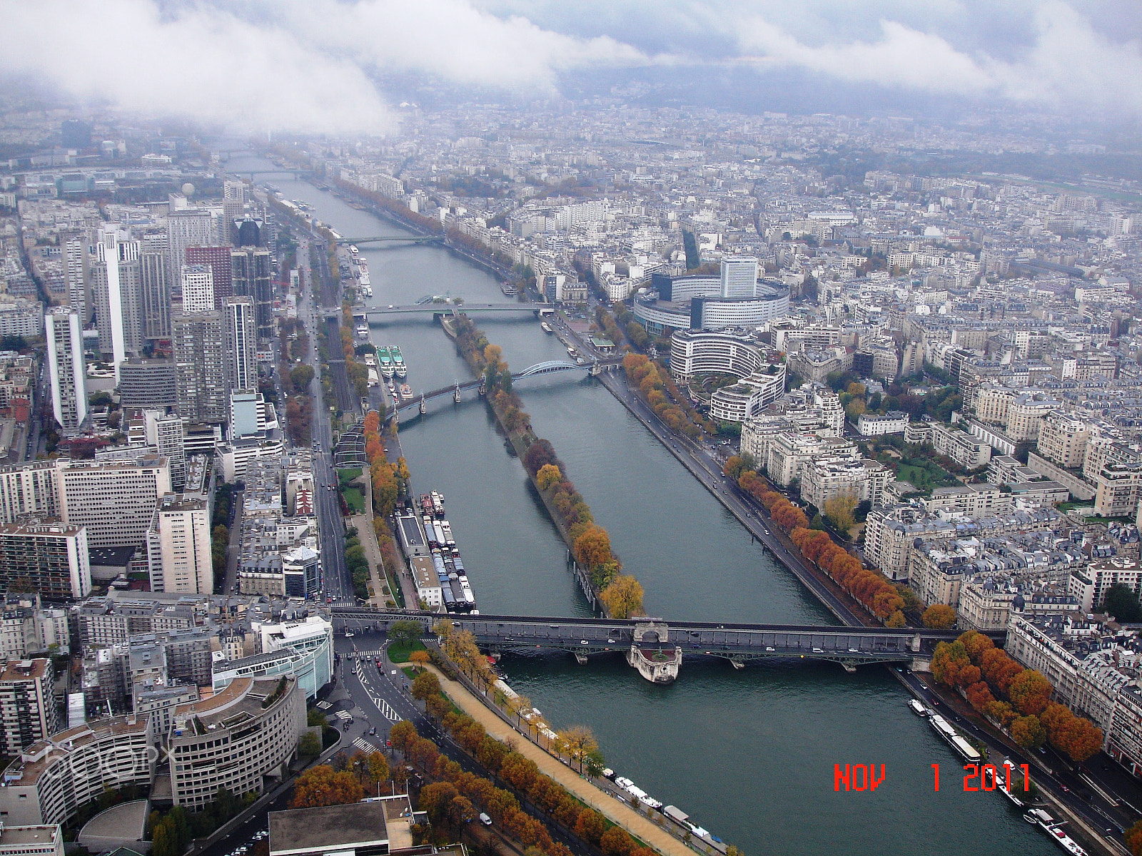 Sony DSC-P200 sample photo. Seine river photography