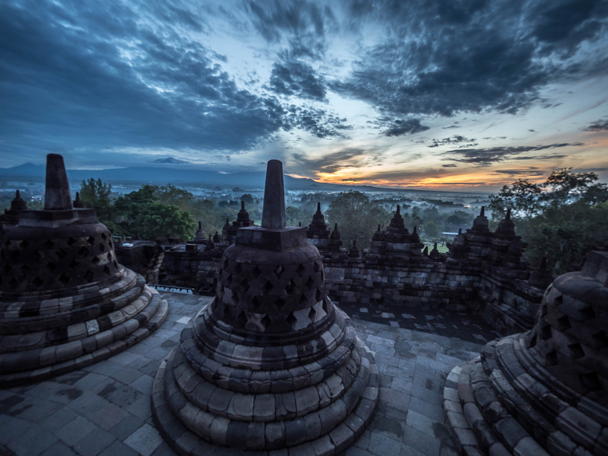 Olympus OM-D E-M5 II sample photo. Sunrise at borobudur  photography